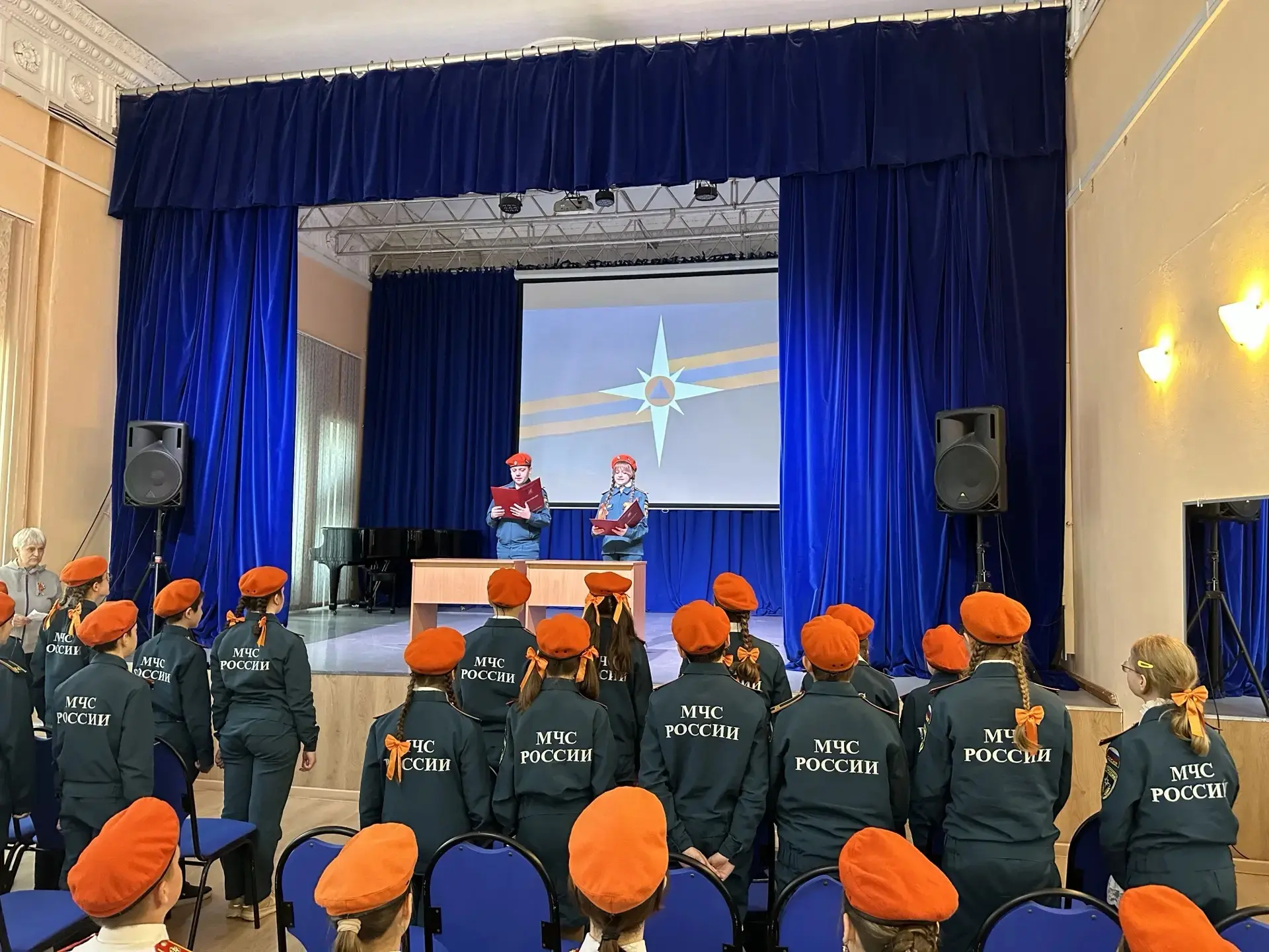 🚒 Сегодня в Центре творчества «Московия» — торжественное событие! 🎓  Наши кадеты из 5 «МЧС» класса п