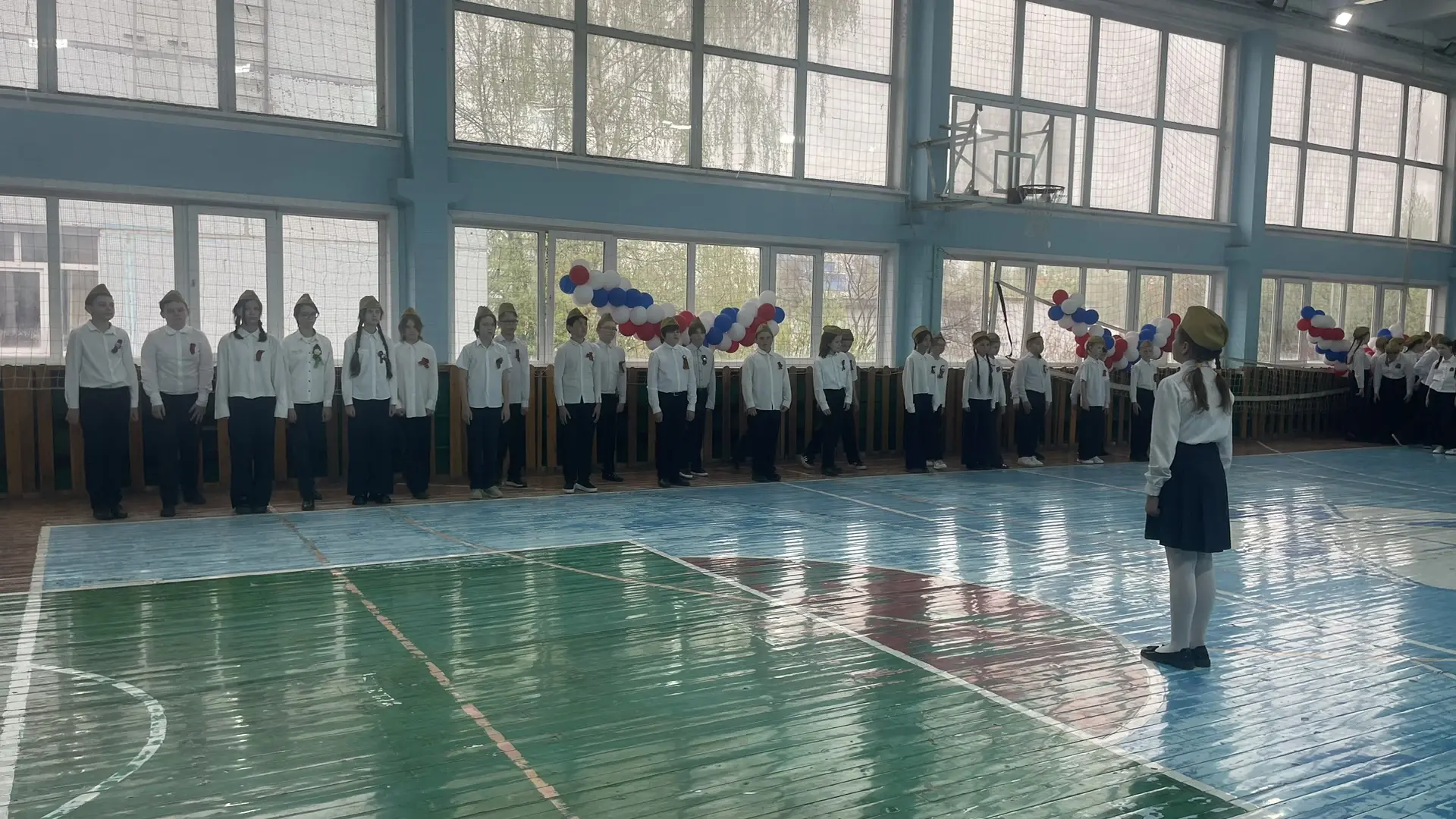 🎉 Смотр строя и песни "Аты-баты" в 5 классах 🎉  Дорогие ученики, учителя и родители!  Сегодня в наше