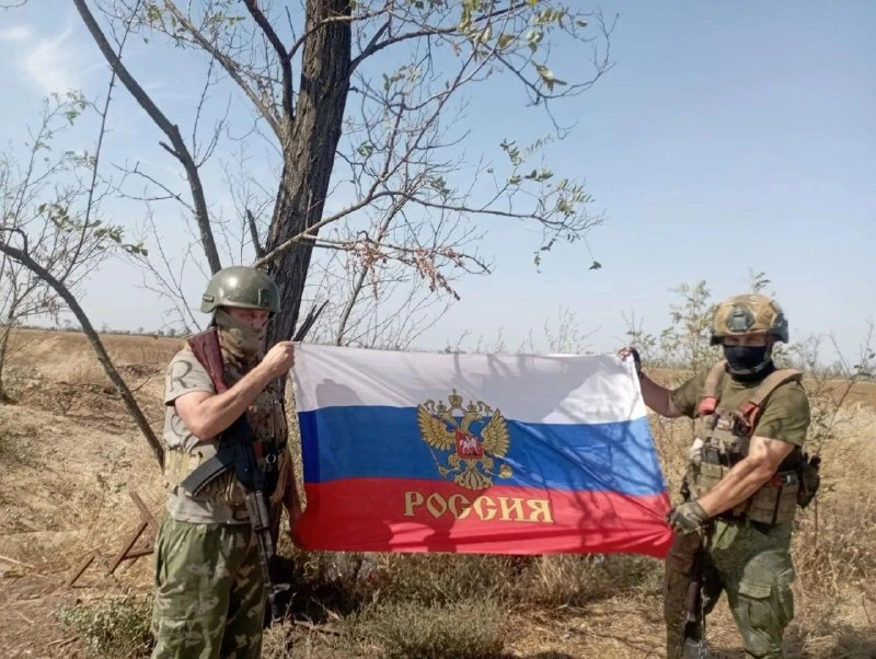 🇷🇺 Под триколором: что значит государственный флаг для бойцов на передовой