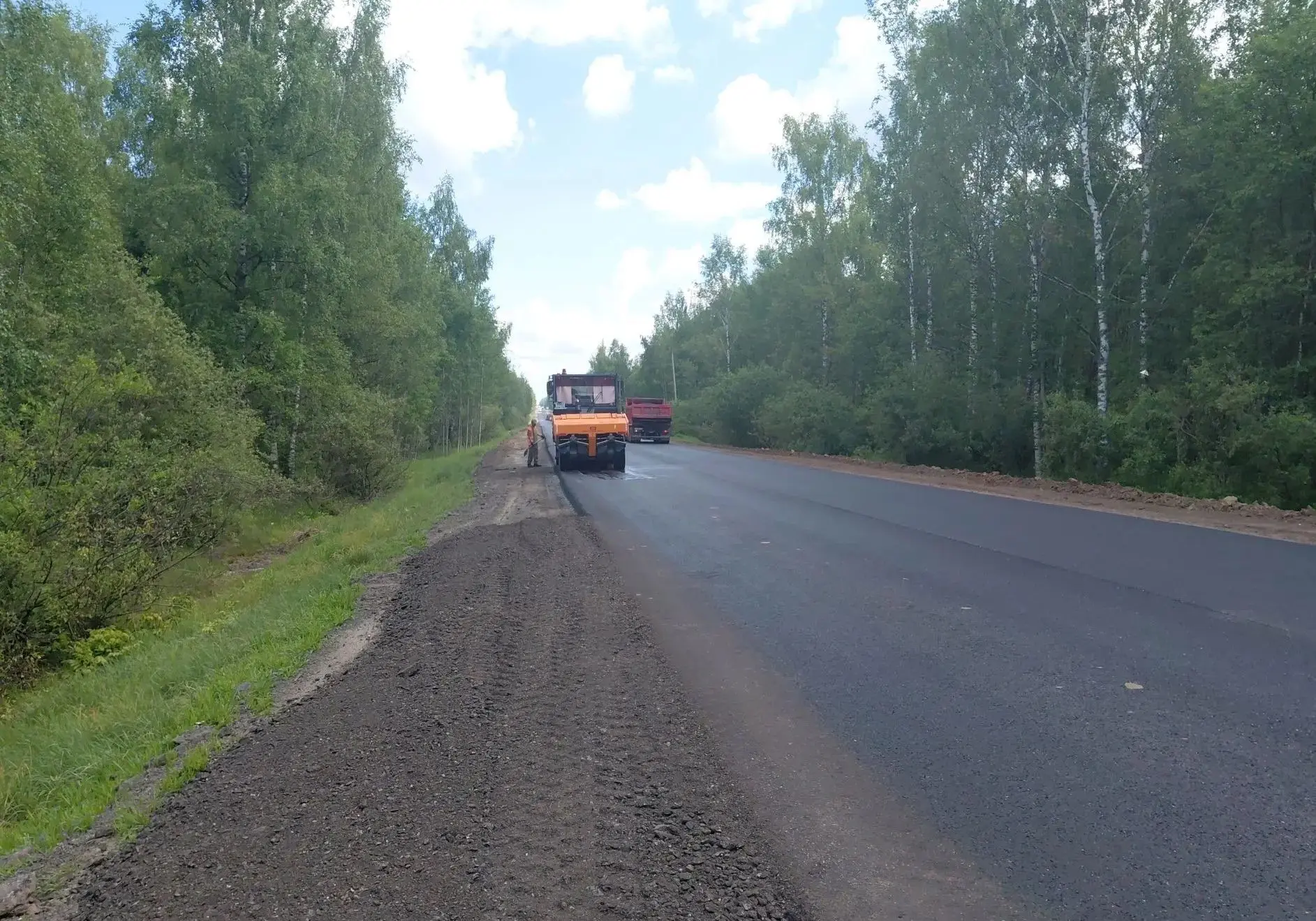 В рамках летнего содержания автомобильных дорог общего пользования регионального и межмуниципального