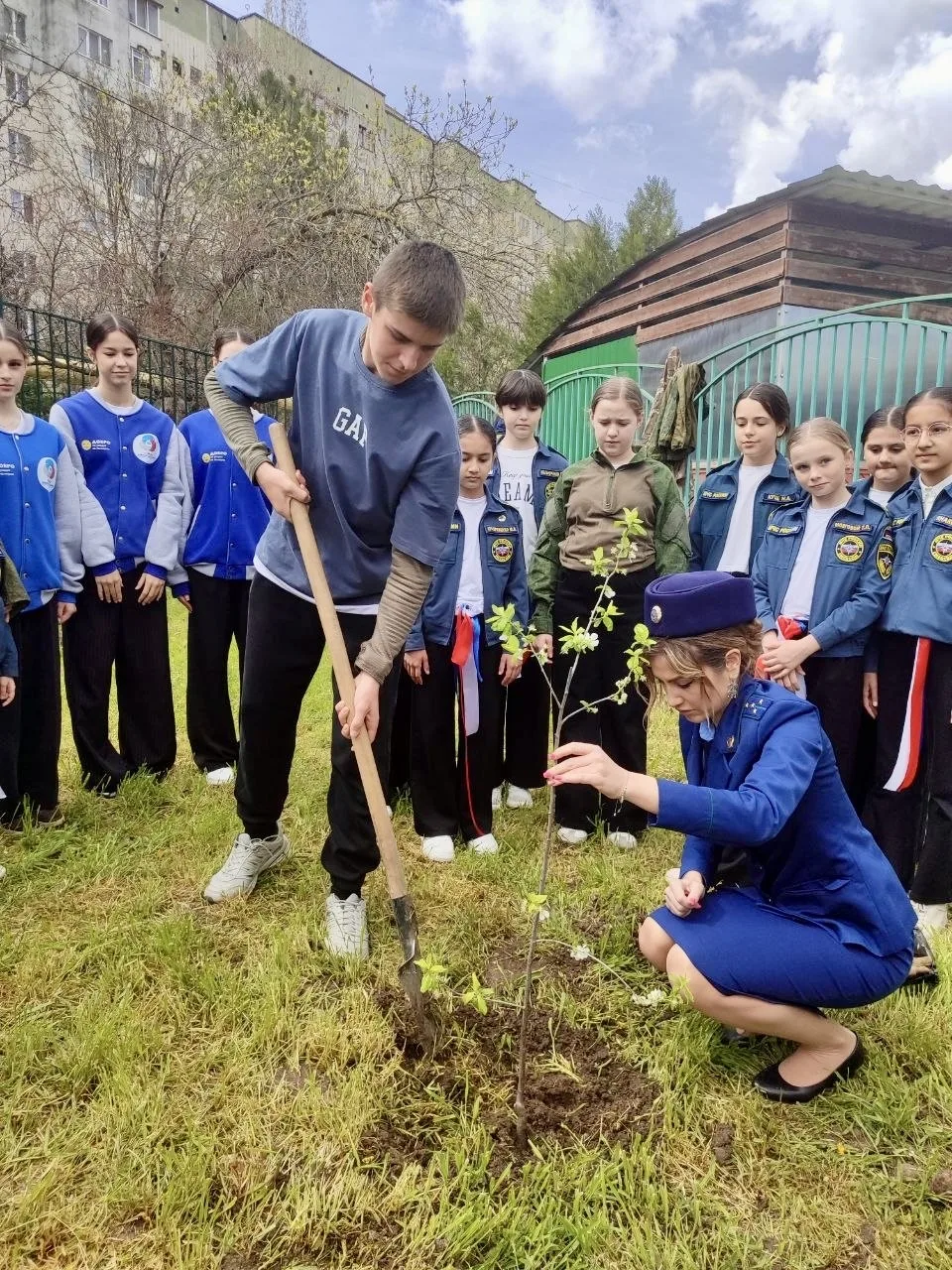 Акция «Сад памяти» в нашей школе!🌳  📌24 апреля МБОУ «Школа-гимназия, детский сад № 25» приняла участ