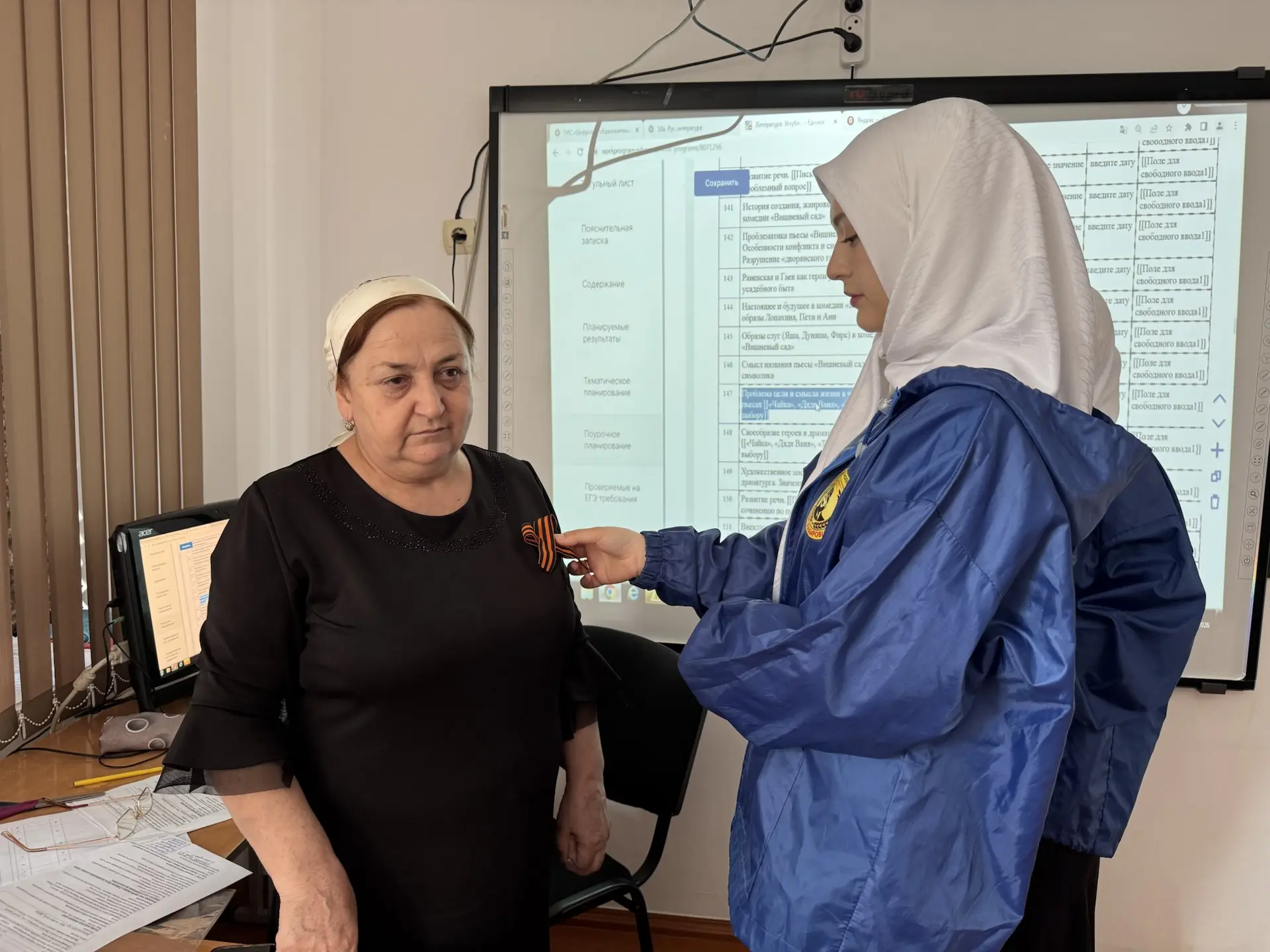 В школе прошла акция Героическая Лента: Помним и Гордимся! Акцию провели  активисты ЧРОО ЕДЮО «Юные 