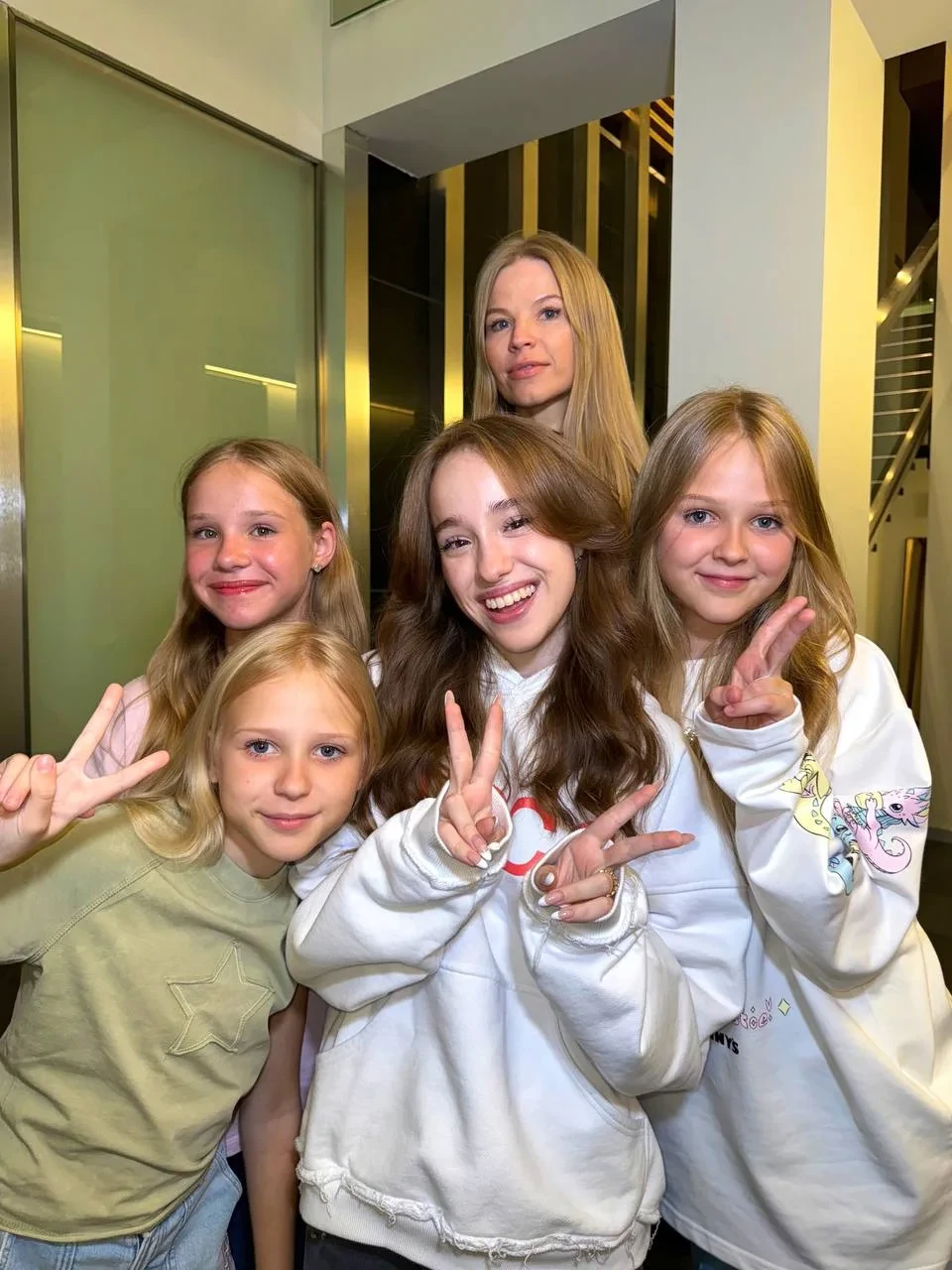 Тёплая встреча и много улыбок ❤️✨ Такие моменты точно хочется оставить на память!