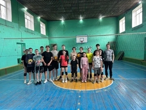 Космический волейбол: турнир в честь Дня космонавтики прошёл в нашей  спортивной школе!