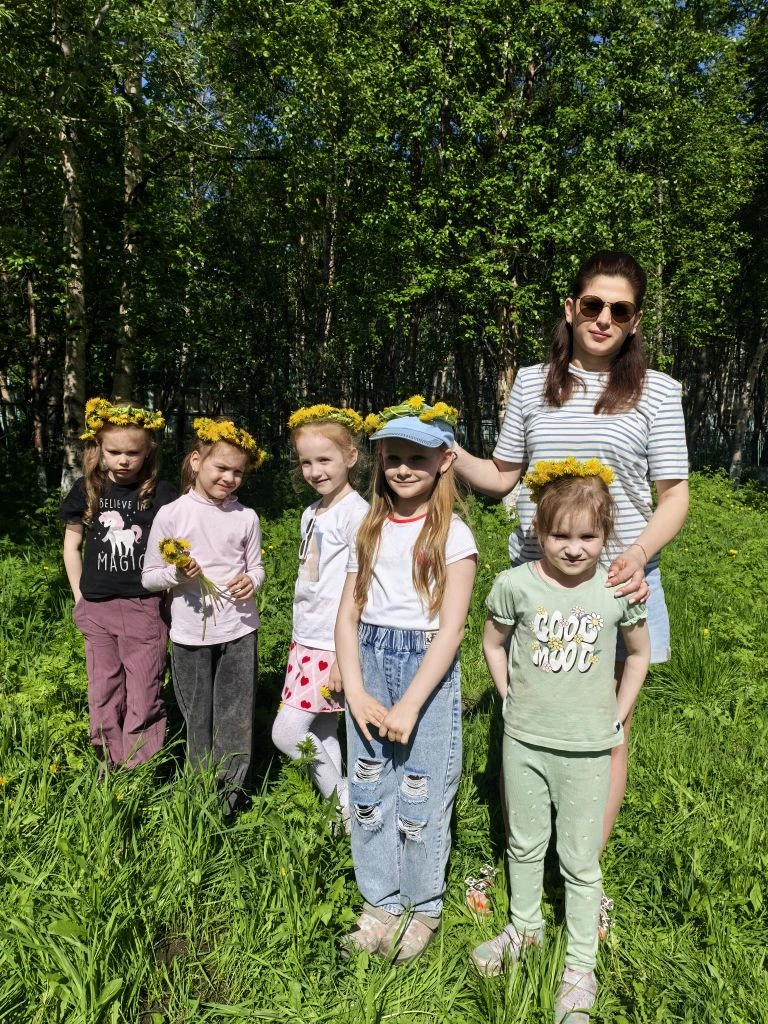 🇷🇺 День России — праздник в детском саду! 🇷🇺

Весело, задорно, дружно — так мы отметили День Рос
