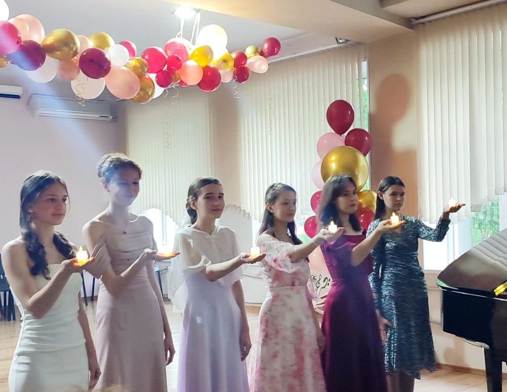 Выпускные на хоровом, театральном, художественном и хореографическом отделениях ДШИ #6 г. Владивосто
