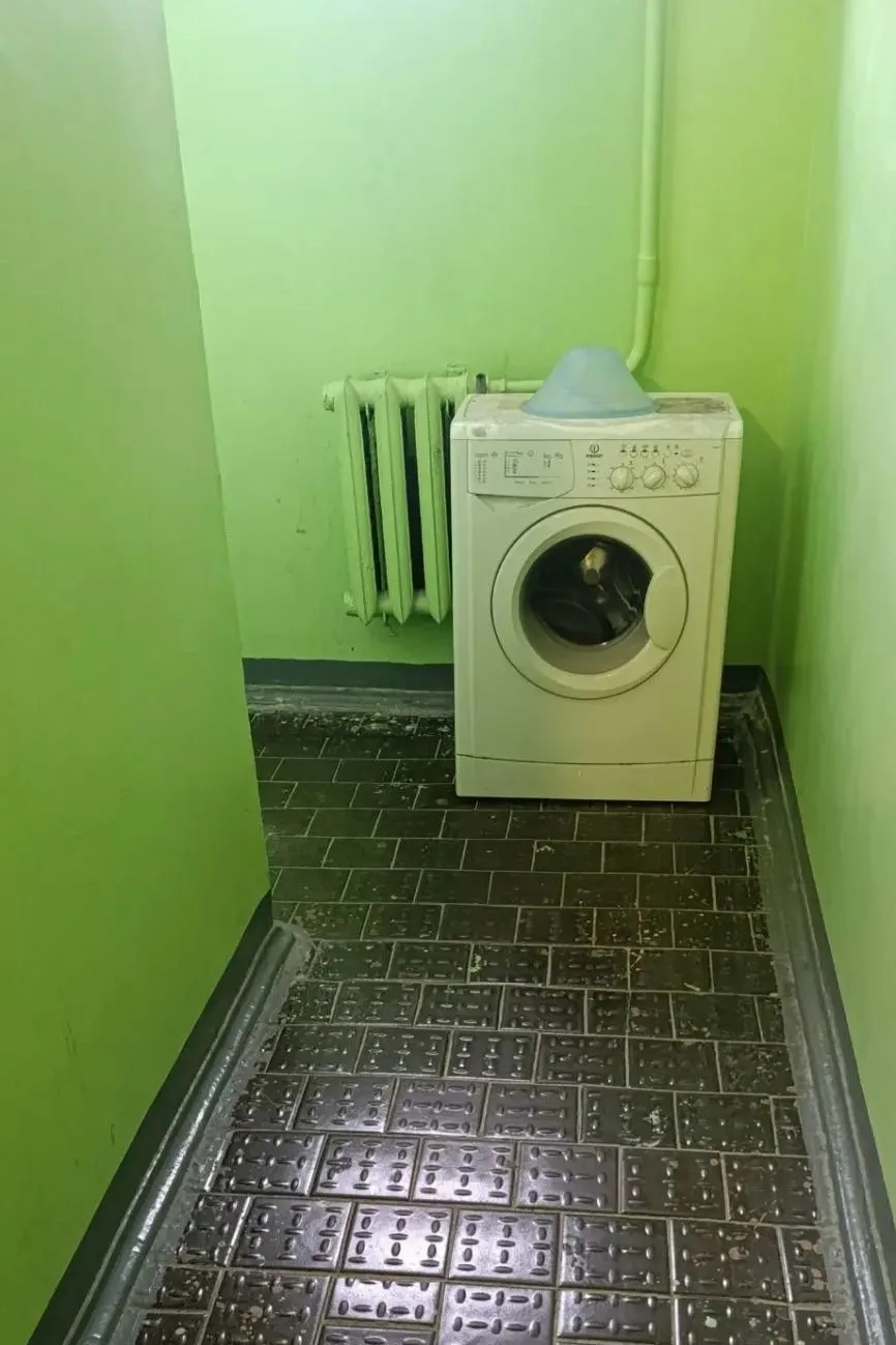 🙄Очередной подъездный артефакт.