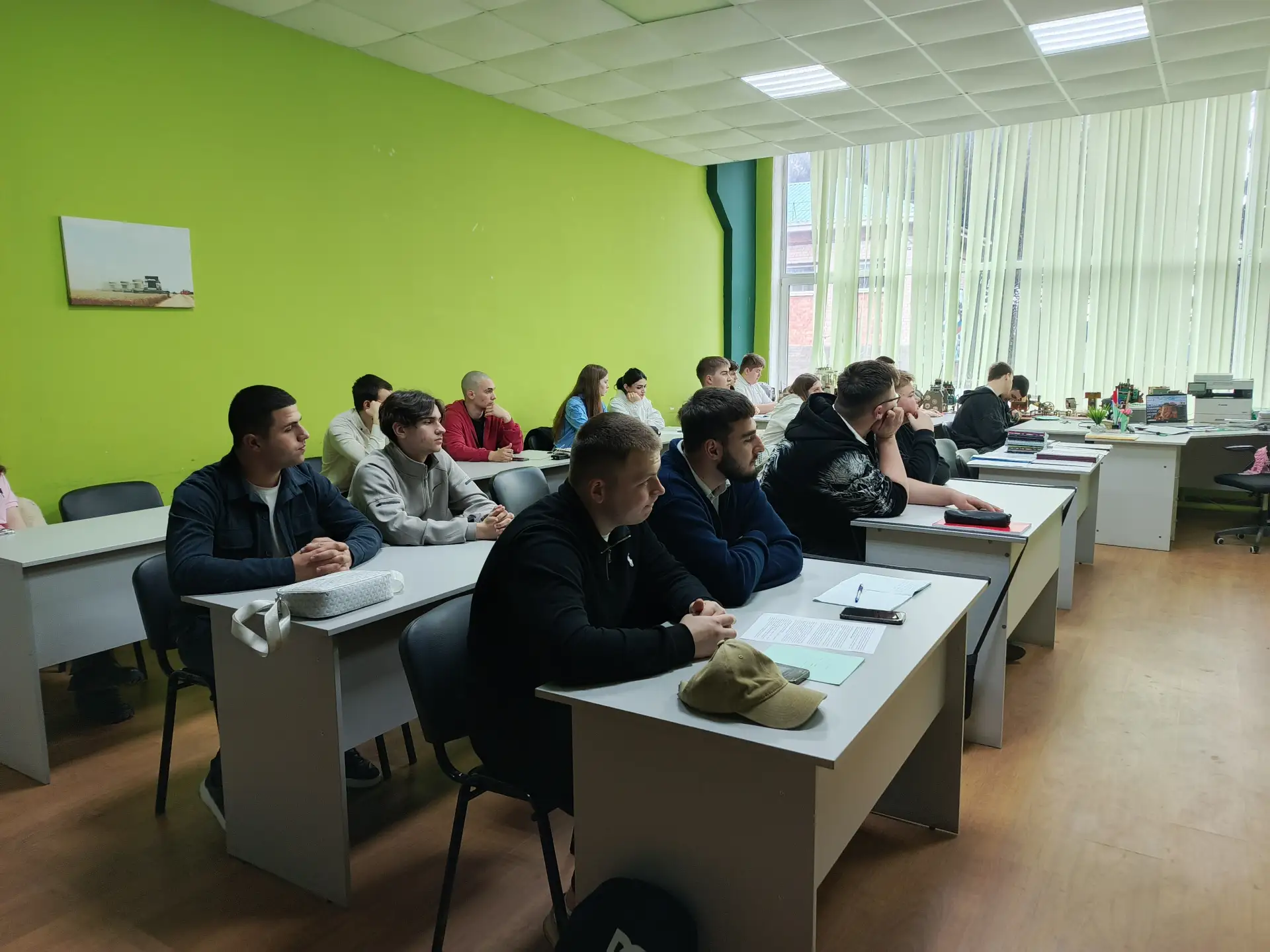 👷‍♂️ На отделении сельского хозяйства и строительных технологий Ейского полипрофильного колледжа пол