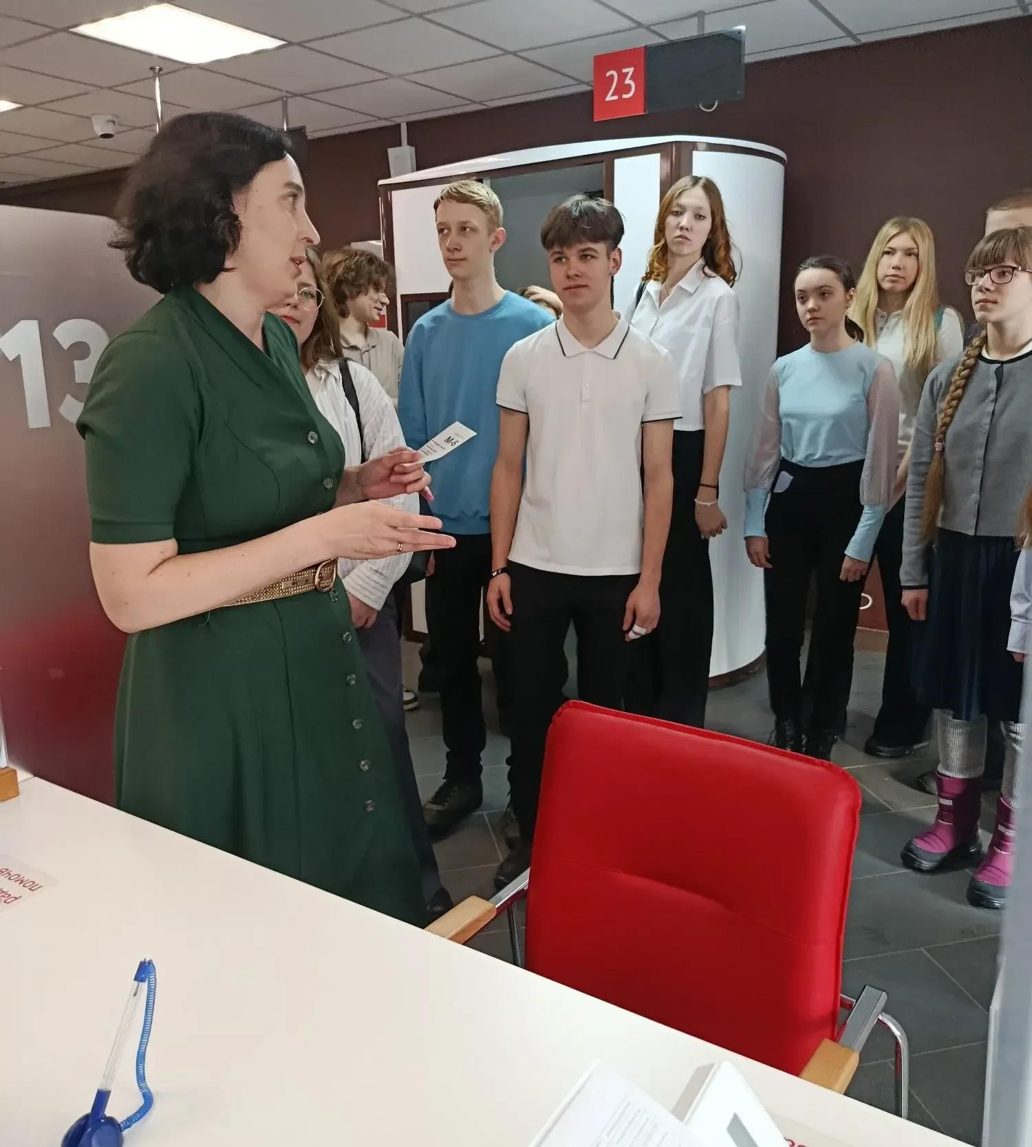 🔥Экскурсия в мир документов: лицеисты посетили главный офис МФЦ Коми  Вчера в Сыктывкаре во флагманс