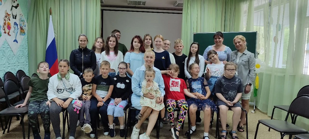 Сегодня в нашем школьном лагере состоялась встреча с известной писательницей и телеведущей Маргарито