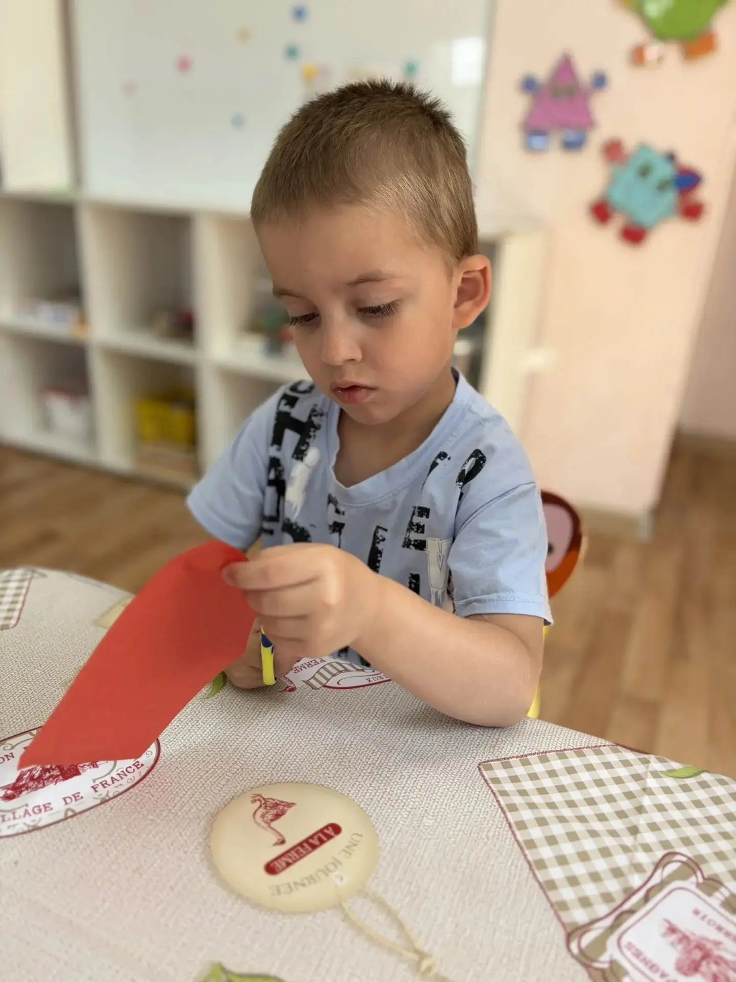 🌼  «Ромашка — маленькое солнце в ладошках» 

В группе № 11  прошла невероятно трогательная творческ