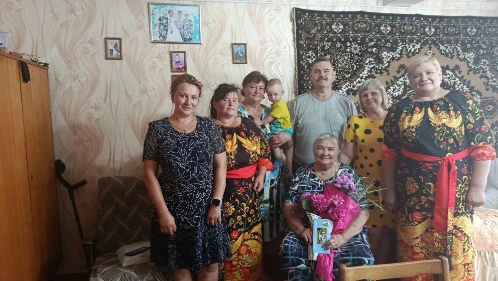Не просто день рождения: как национальный проект „Семья“ помогает дарить радость пожилы...