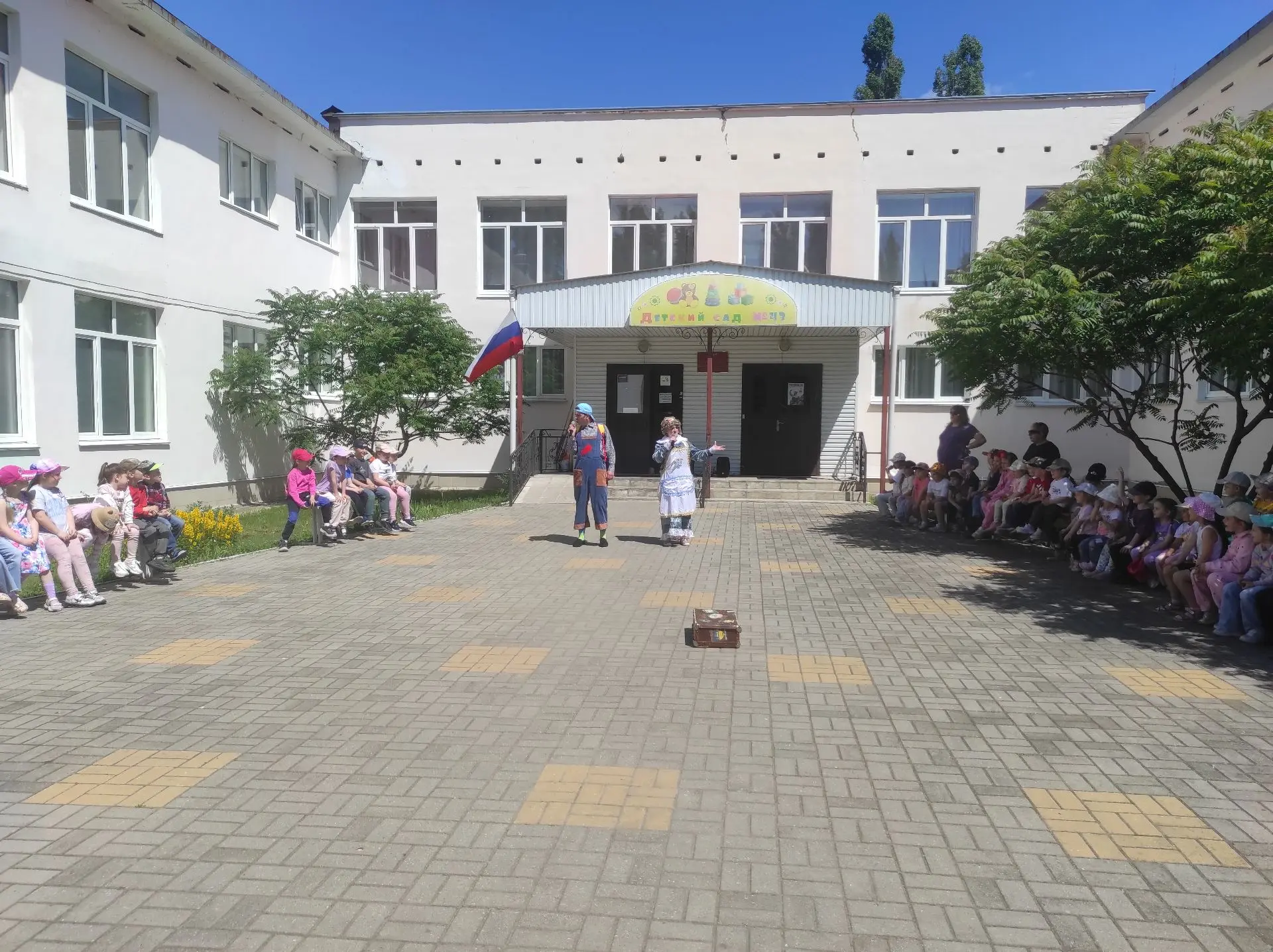 🎉 На этой неделе в нашем детском саду прошло театрализованное развлечение «Веселые приключения Малы