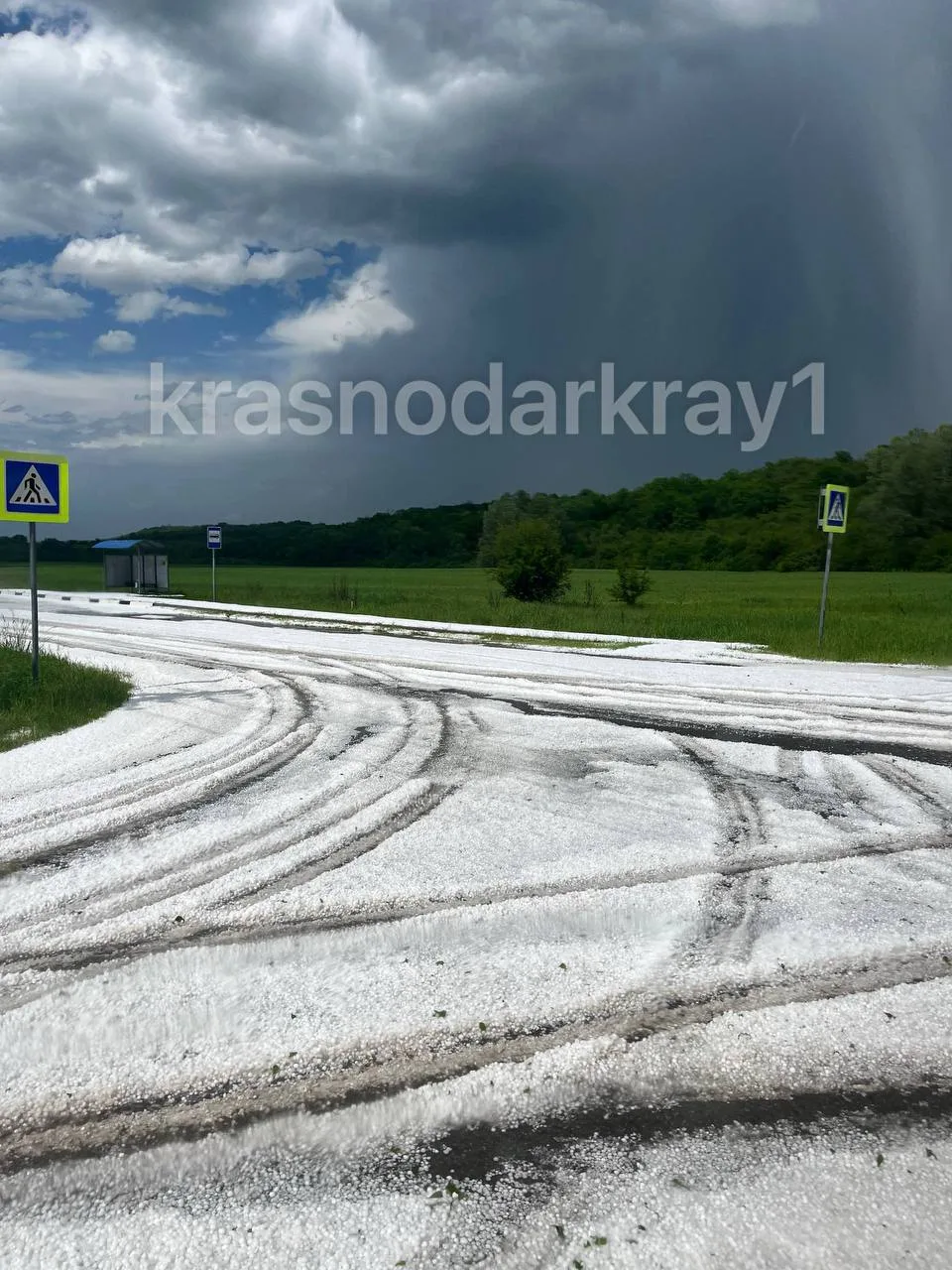 ⛈️ У природы нет плохой погоды: в Курганиском районе прошёл сильный дождь с градом.  Град достигал в
