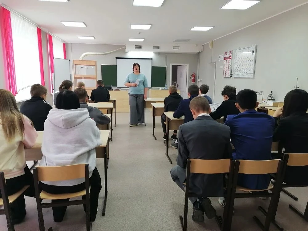 Сегодня состоялась встреча преподавателей Дергачевского агропромышленного лицея  с учащ...