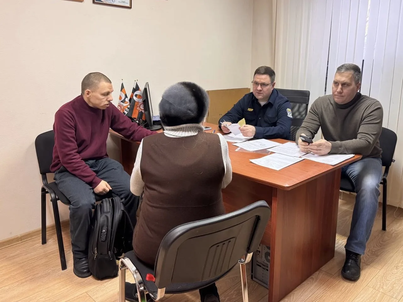 Вместе с депутатом Городской Думы Артемом Пикаловым провели встречу с жителями Нового У...