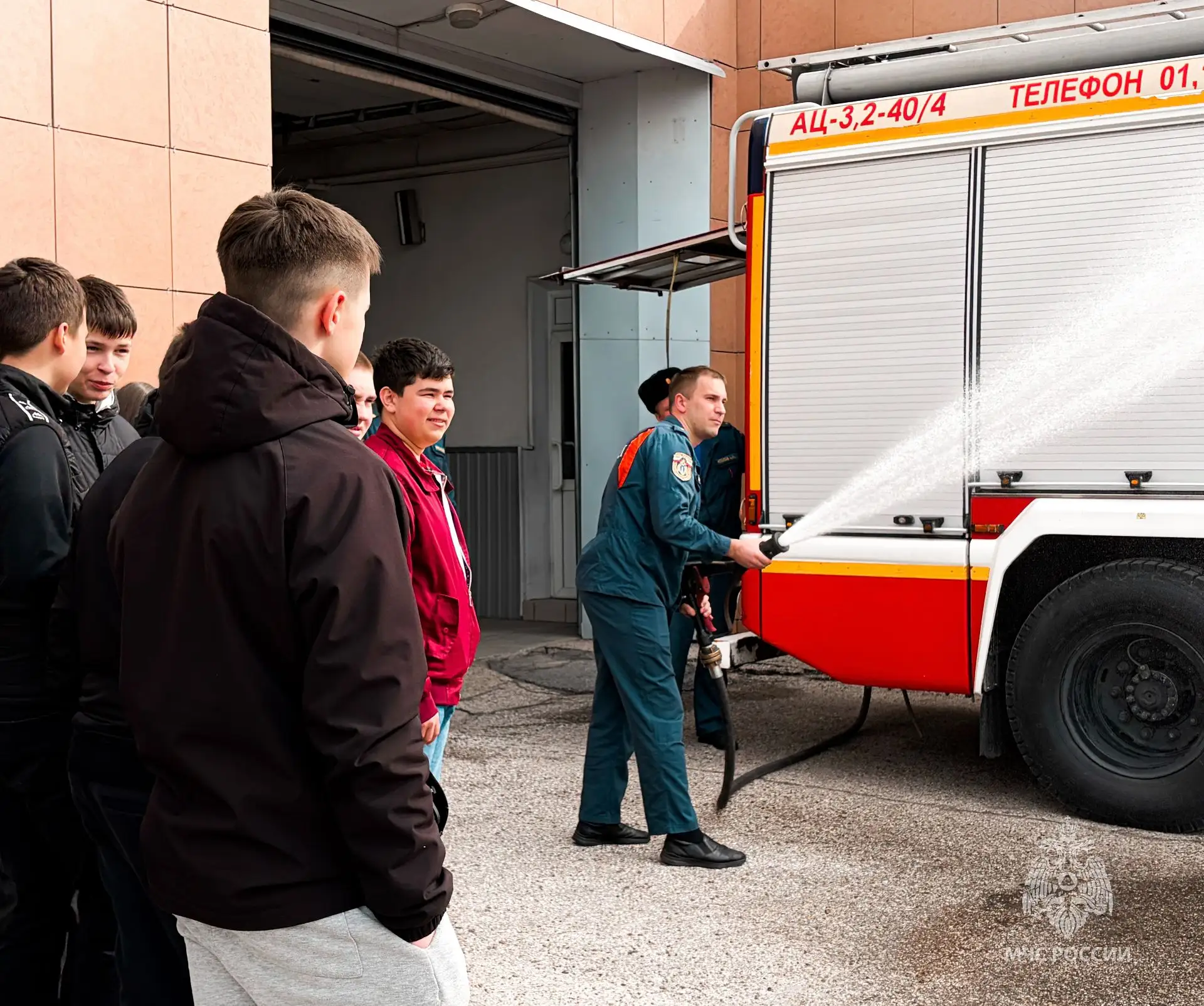 🧑‍🚒Школьники узнали, как проходят рабочие будни огнеборцев  Для учеников Тетюшской средней школы был