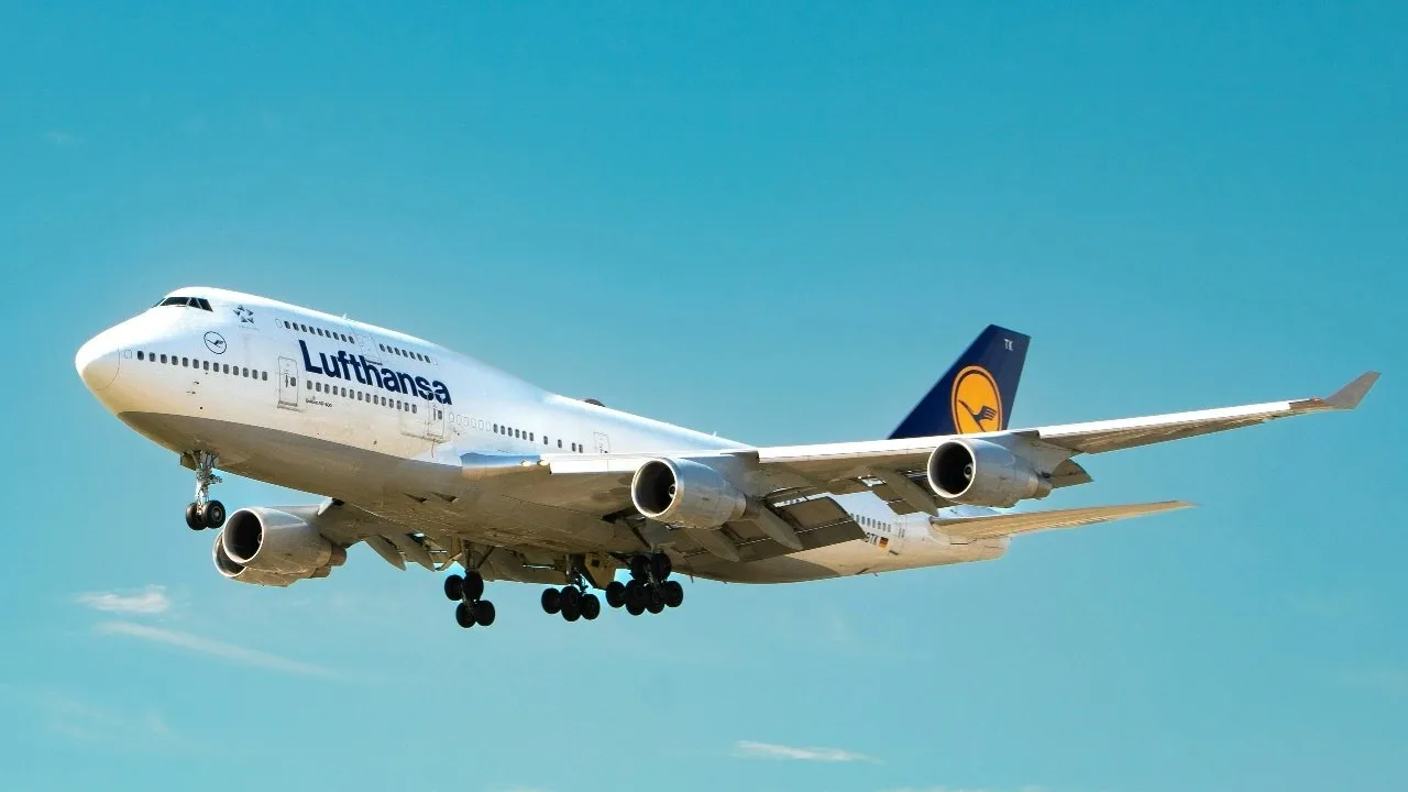 ✏️ В транспорте: 🇩🇪✈️ Lufthansa выполнила первый рейс с бесплатным Wi-Fi от Starlink 🛜