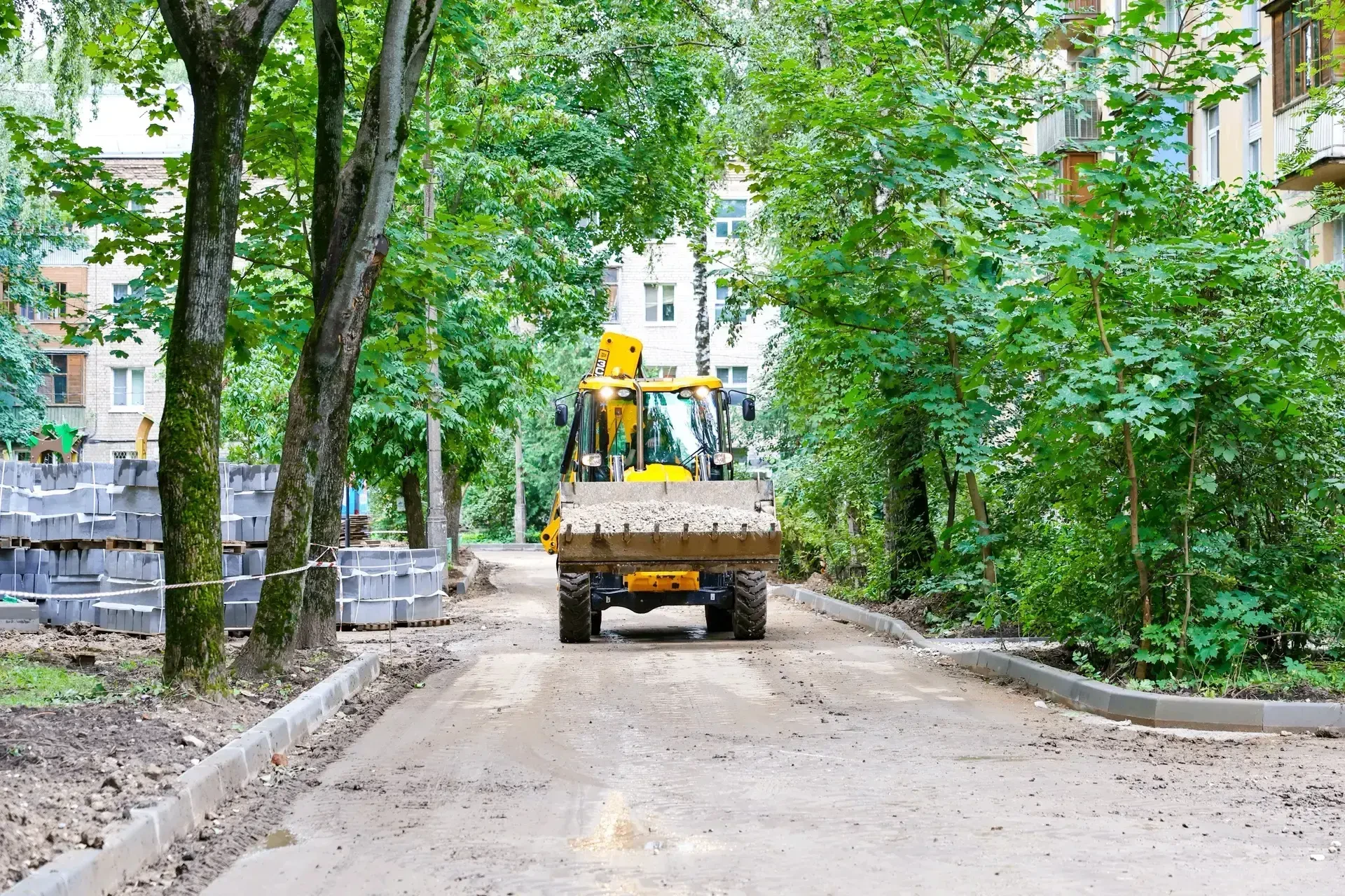 🌳 Дворовые территории преображаются