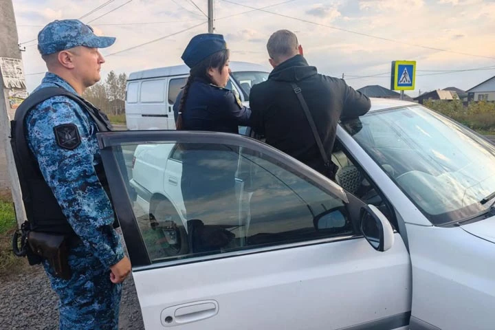 ТЕЛЕФОН И АВТО — ЗА ДОЛГИ: В ХАКАСИИ ПРИСТАВЫ И ГИБДД ПРОВЕЛИ ЖЁСТКИЙ РЕЙД