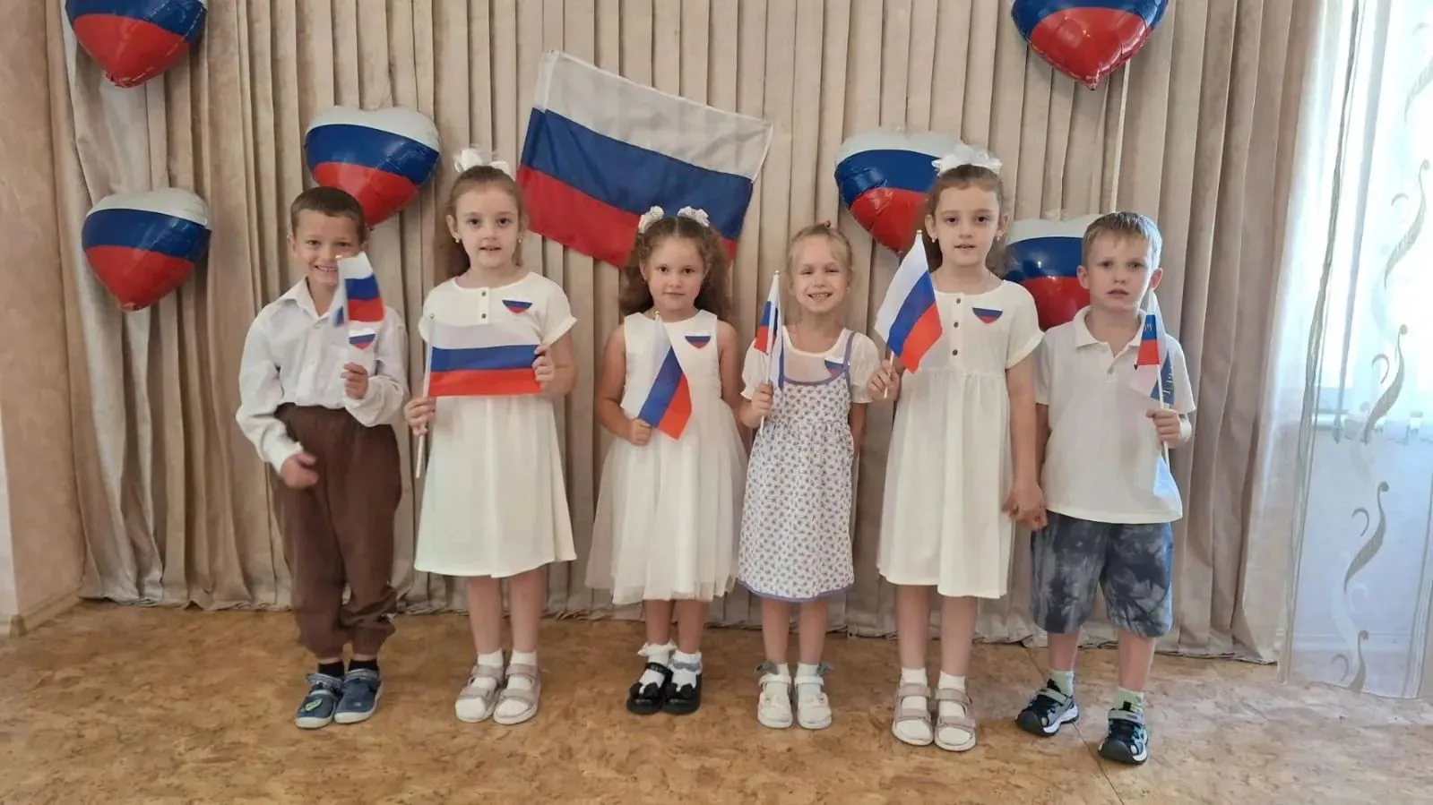 🇷🇺 День Российского флага в группе «Почемучки»!
