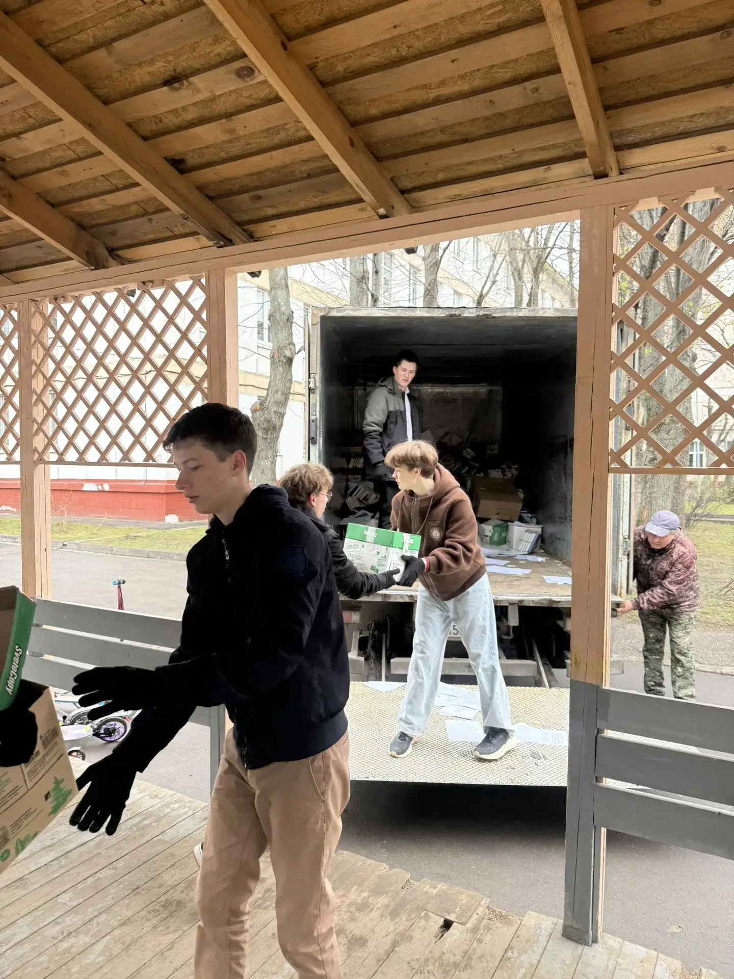 🌍 Собрали макулатуру — сделали большое доброе дело!  В нашей школе снова прошел весенний сбор макула