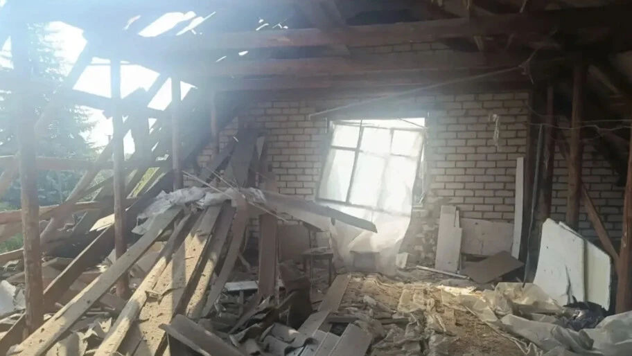 ⚡️В Таврийске при атаке БПЛА погиб мирный житель, в Днепрянах повреждены дома