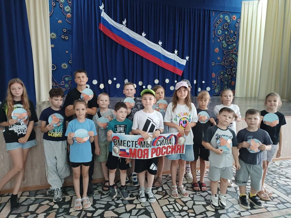 В Сельском доме культуры станицы Ольгинской прошёл мастер-класс «Узоры дружбы». Мероприятие было при