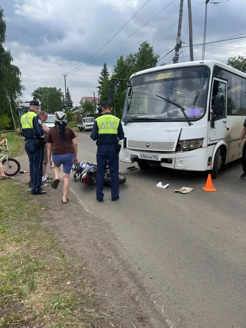 В Иланском на перекрёстке улицы Коммунистической и Крестьянского переулка произошло ДТП с участием м