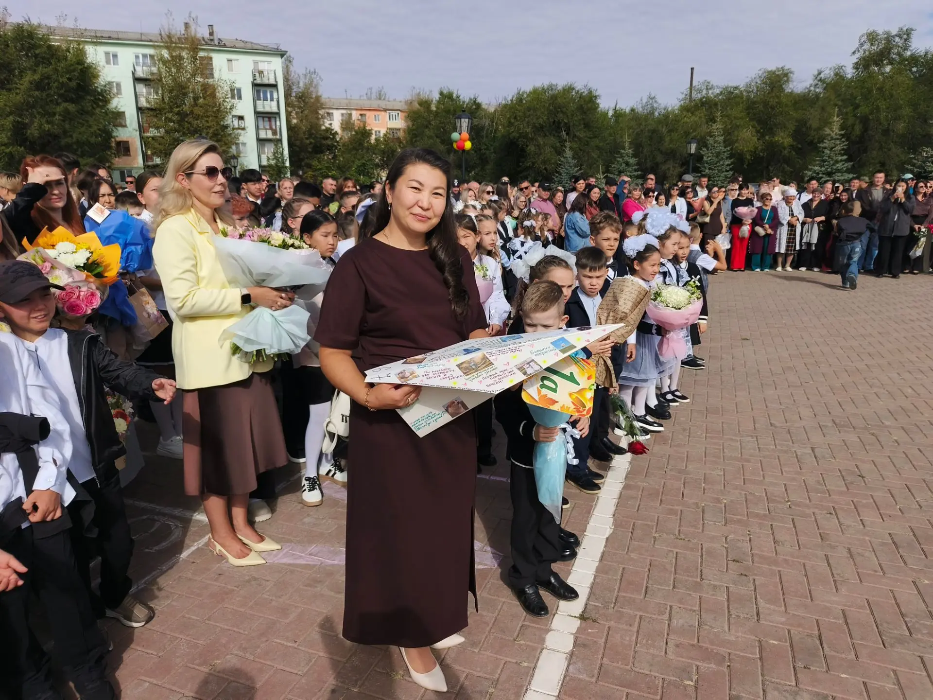 Сегодня в нашей школе прозвенел первый звонок, ознаменовав начало нового учебного года....