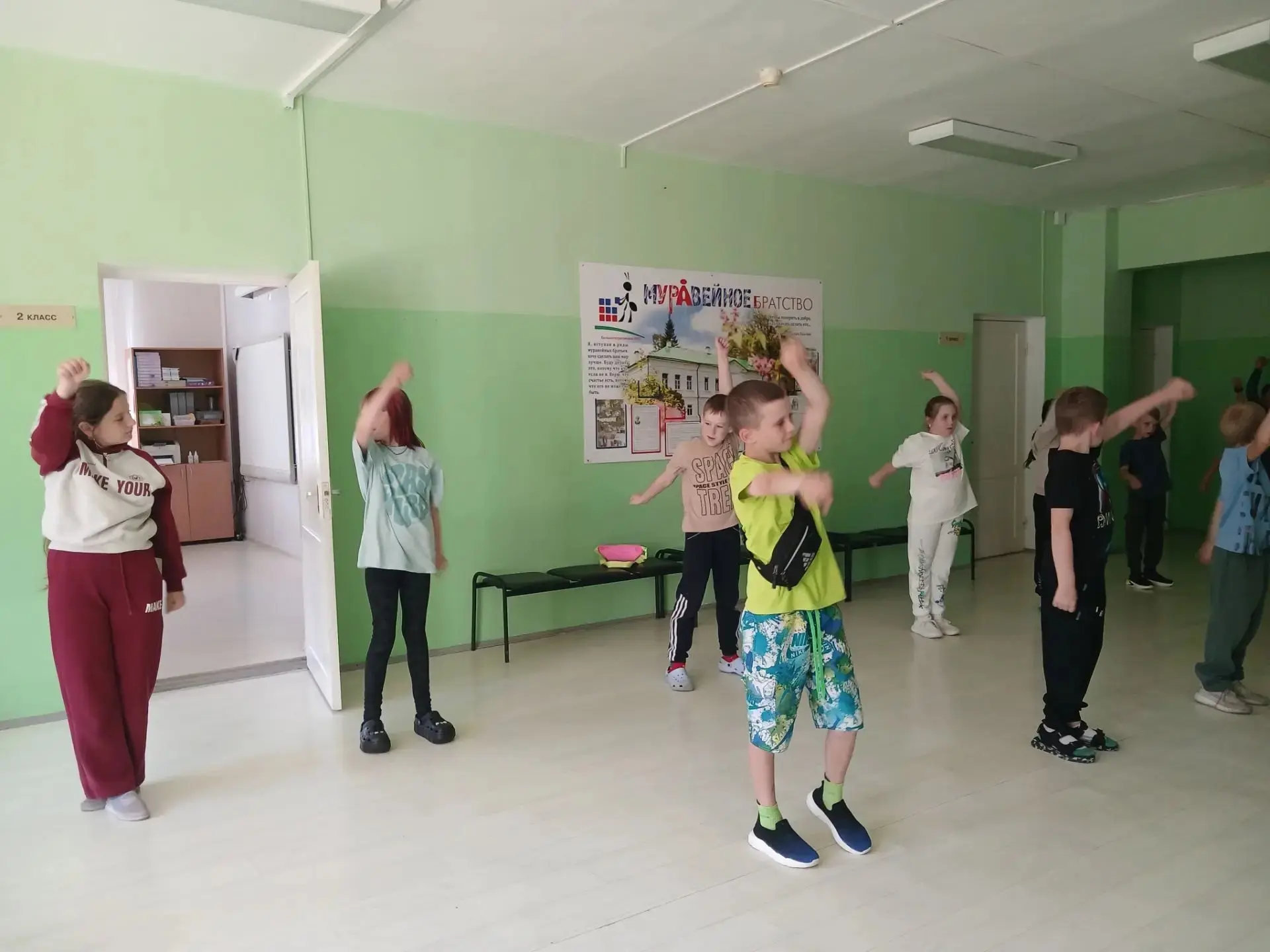 Пришкольный лагерь. День четырнадцатый.

Несмотря на переменчивую погоду, сегодня успели всё! После 