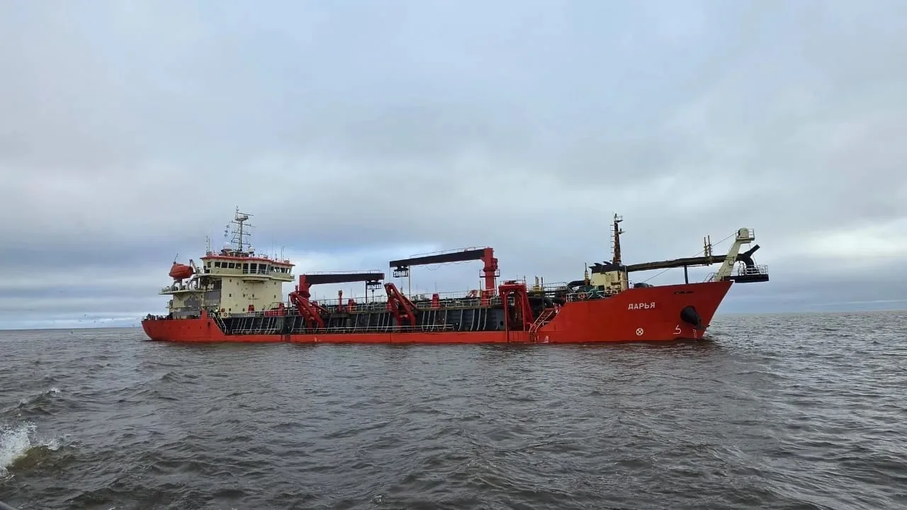 ⛴️ Первое собственное дноуглубительное судно «Росатома» приступило к работе в порту Саб...