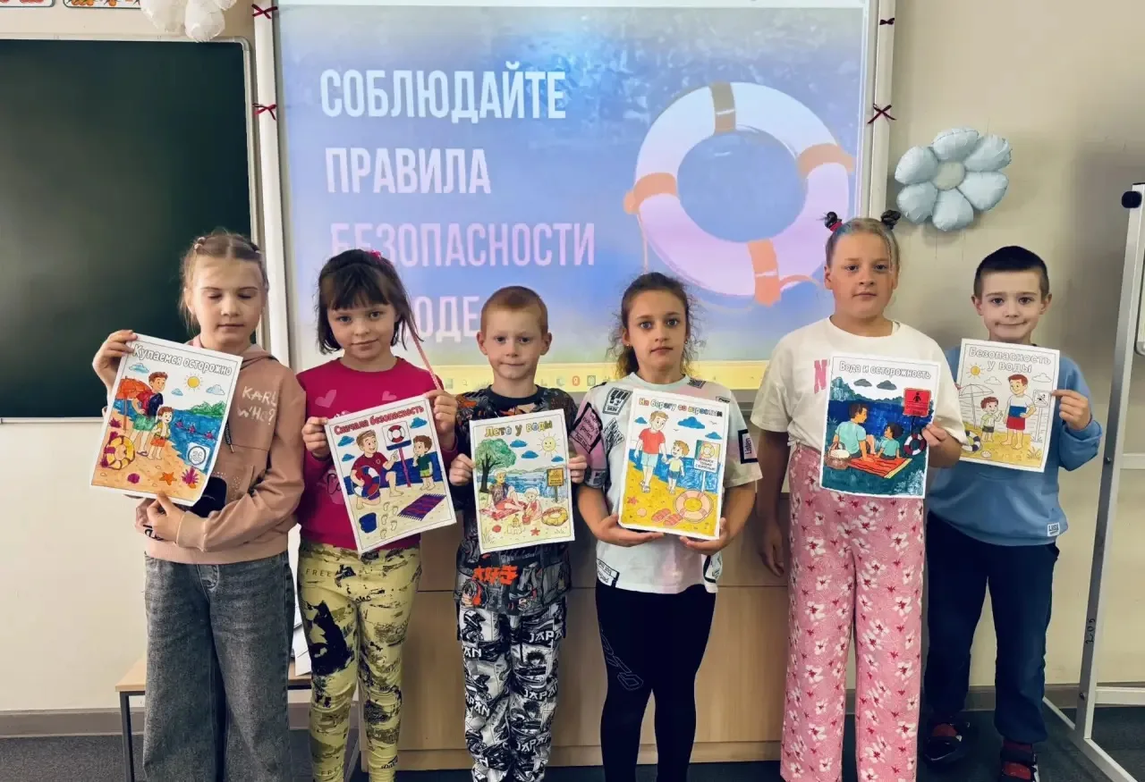 Необходимо формировать у детей представление о правилах безопасного поведения на воде и вблизи водоё