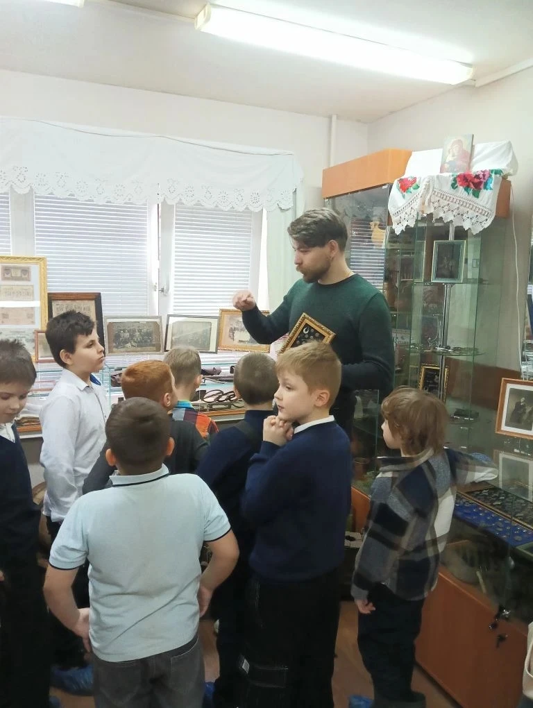 📌 30 апреля ученики 1«А» класса посетили Центр казачьей культуры в нашем городе. В ходе экскурсии ре