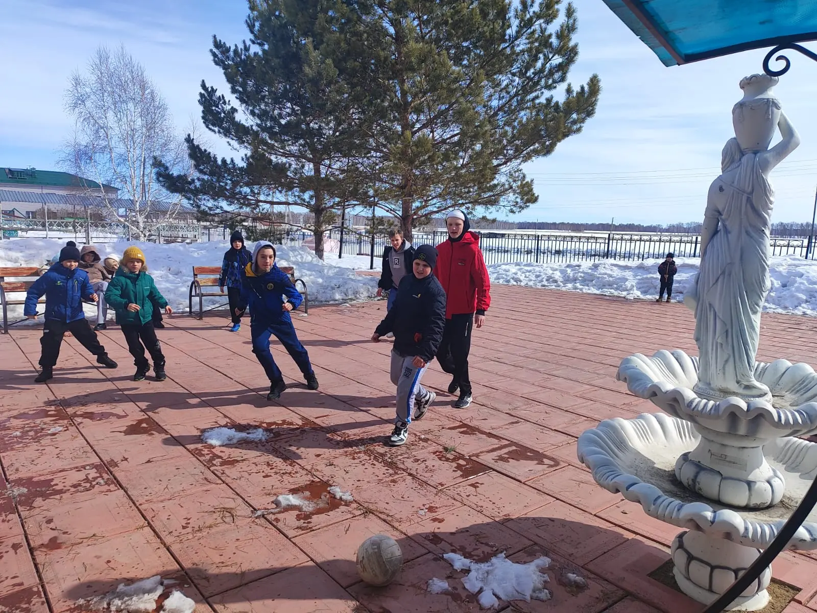 🌞 С наступлением тёплых деньков жизнь в лагере заиграла новыми красками! 🌞