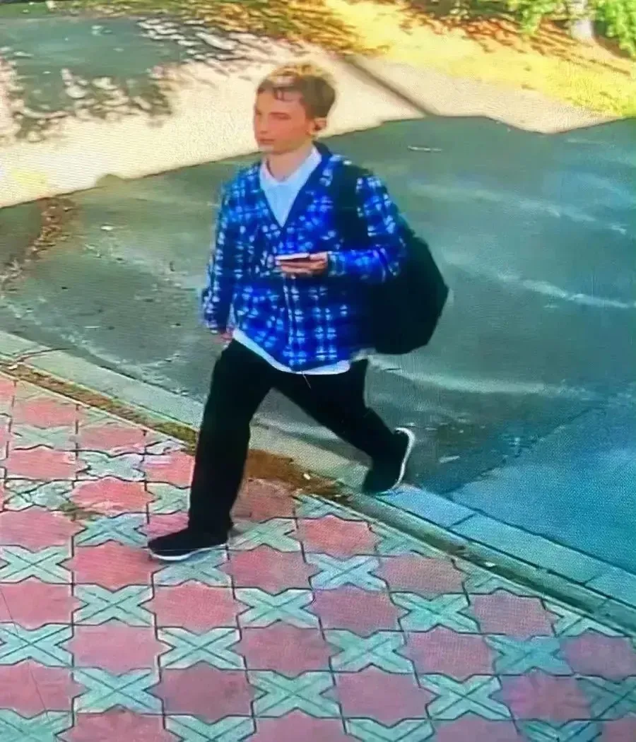 👮 В Краснодарском разыскивается курьер мошенников,  которому пенсионер из Армавира пер...