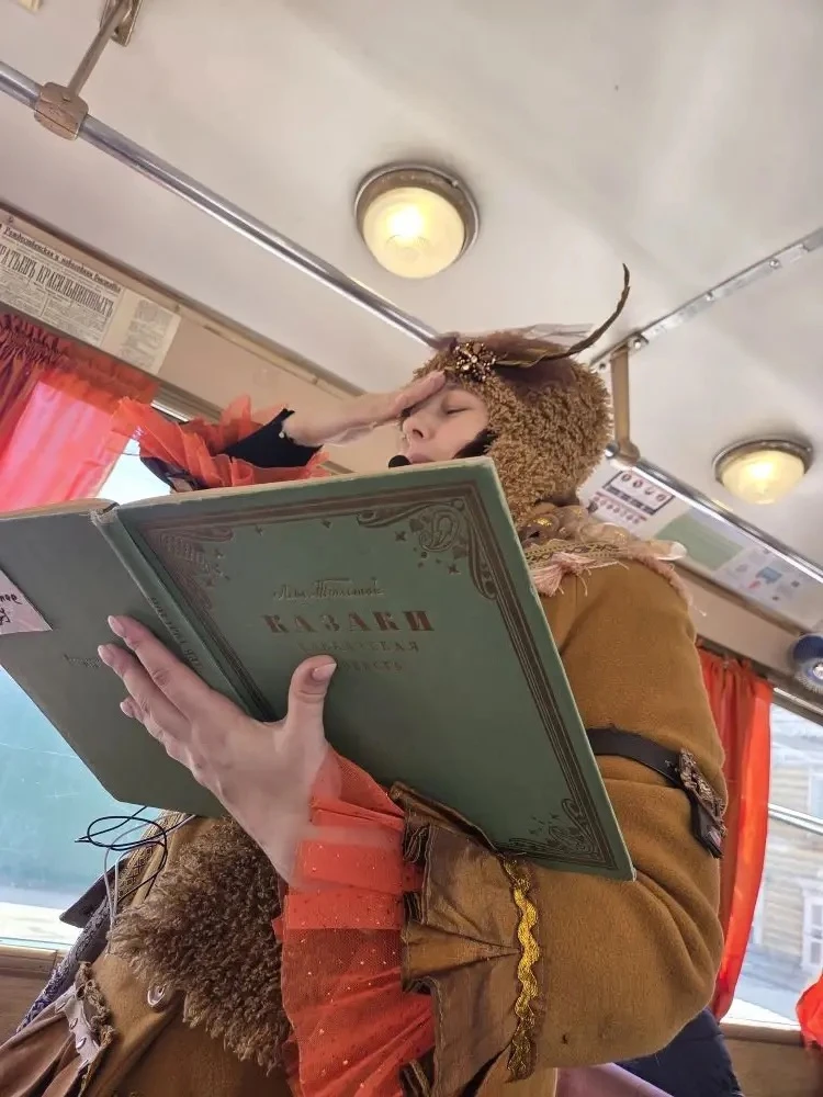 🚋✨ ПУТЕШЕСТВИЕ ПО ИРКУТСКУ ✨🚋  Ученики 6Б класса отправились на увлекательную экскурсию по Иркутску 