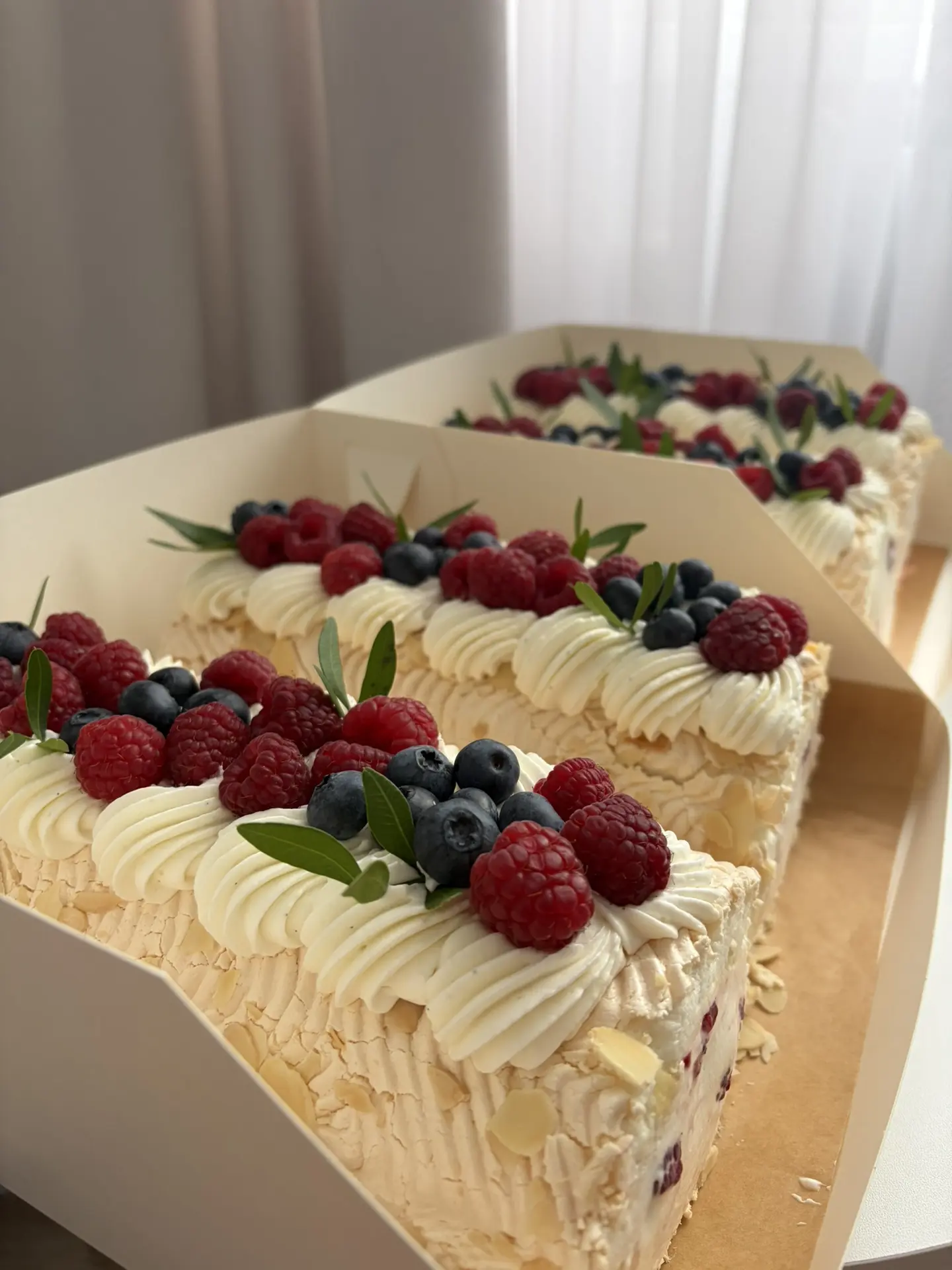 Когда ещё будет столько свежих ,сезонных, вкусных ягод?