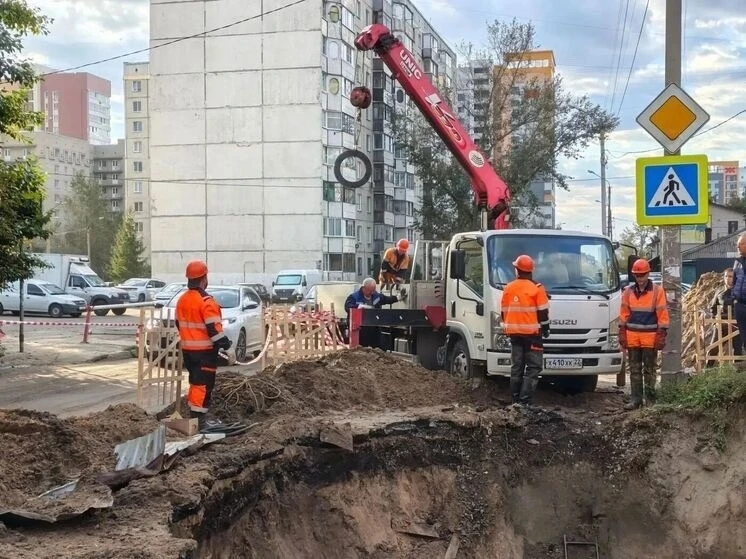 В центре Барнаула без воды все еще остаются десятки объектов