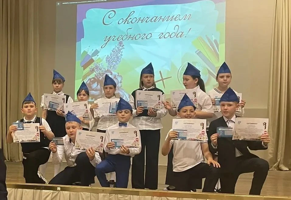 Завершился учебный год: ЮИД «Светофор» провёл конкурс знатоков ПДД. В конце учебного года отряд юных