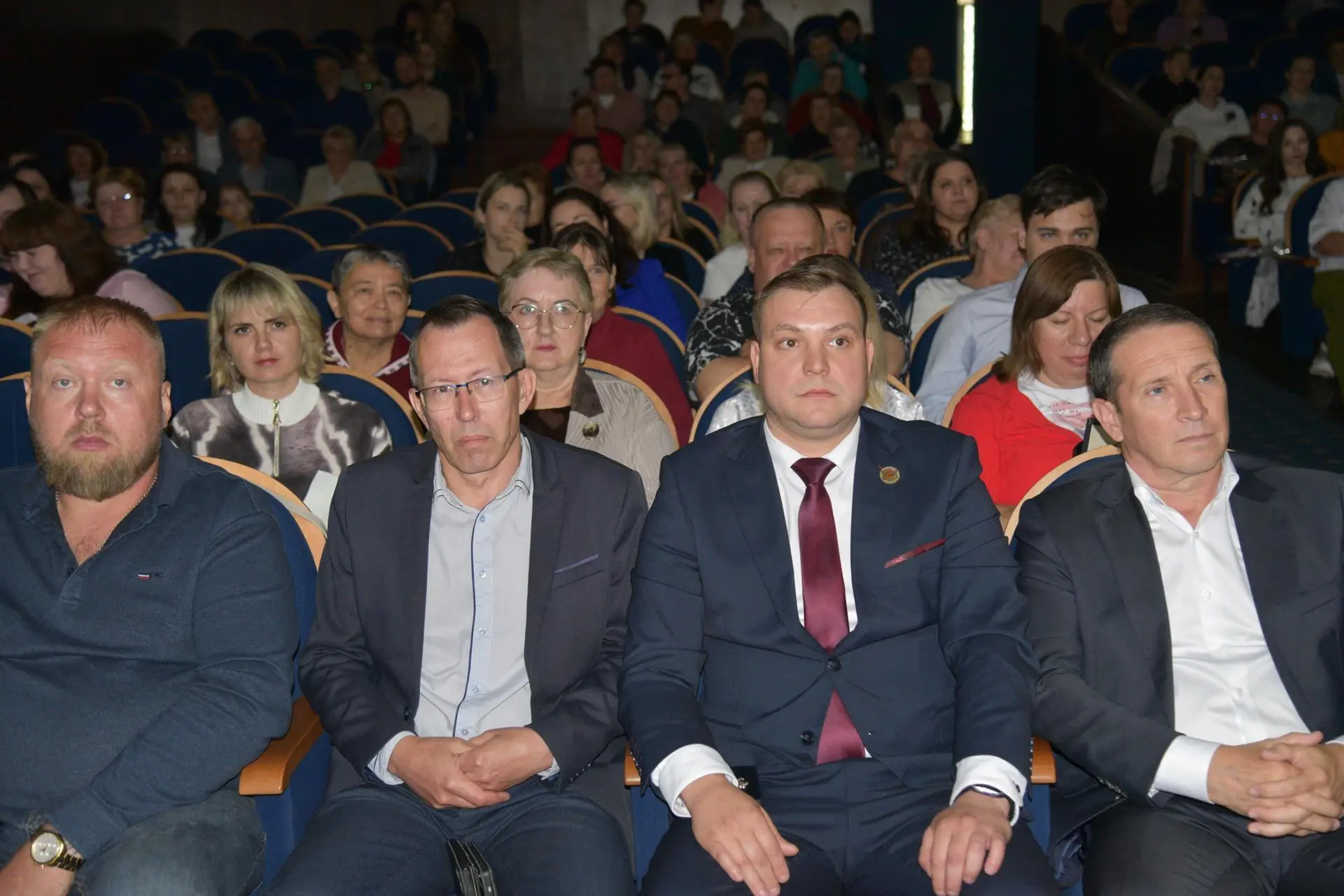 В Лотошинском Доме культуры торжественно отметили День медицинского работника, который ежегодно праз