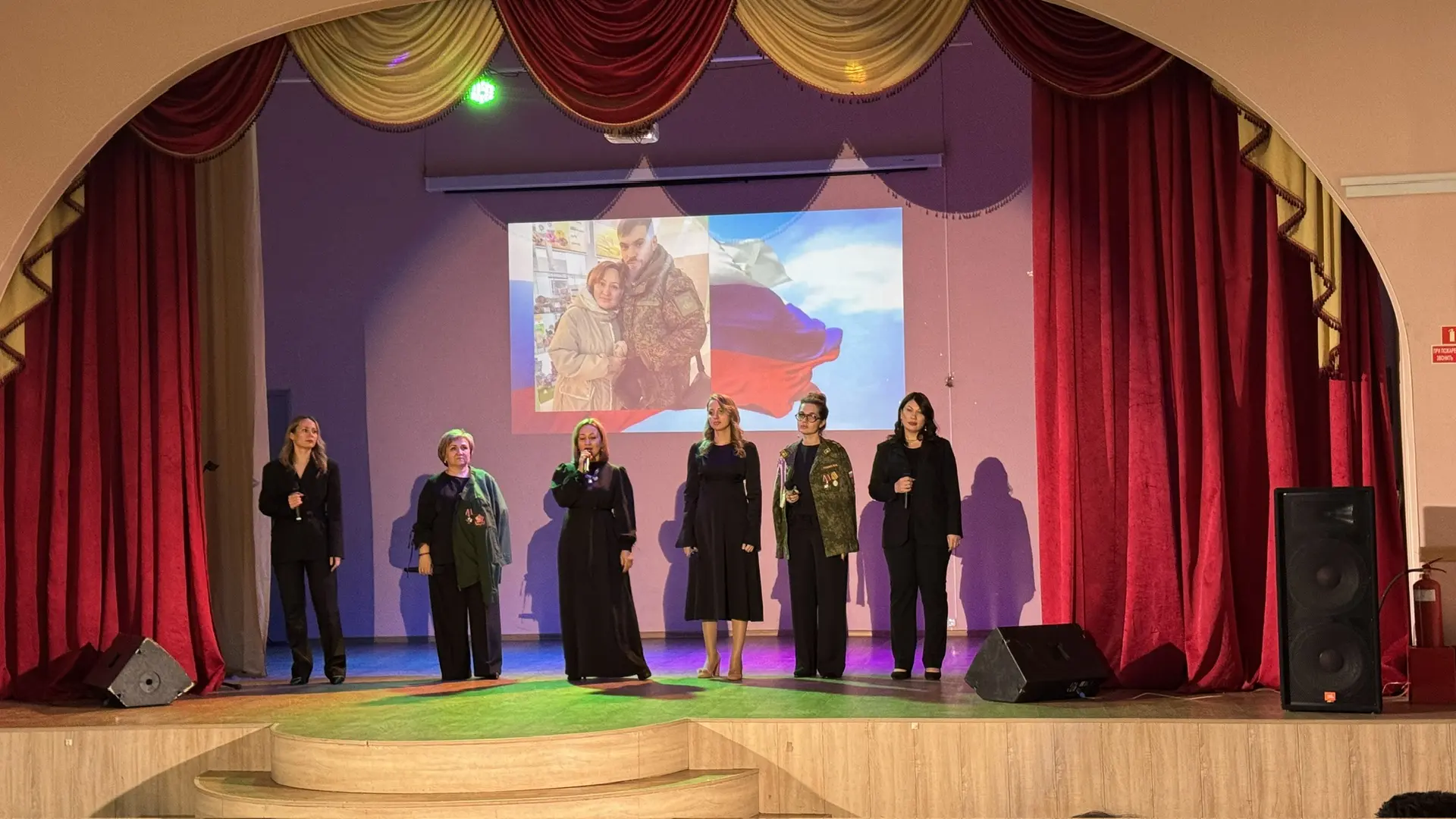 🏆 Школа — обладатель знака отличия «Сердце Матери»! ❤️  В течение ноября РОО «СВОи из Югры» проводил