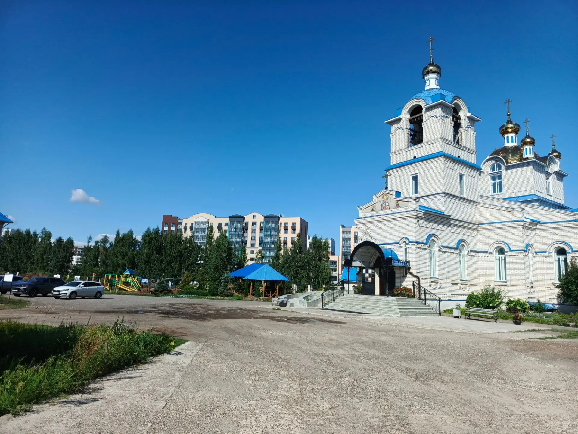 Добро не уходит на каникулы!