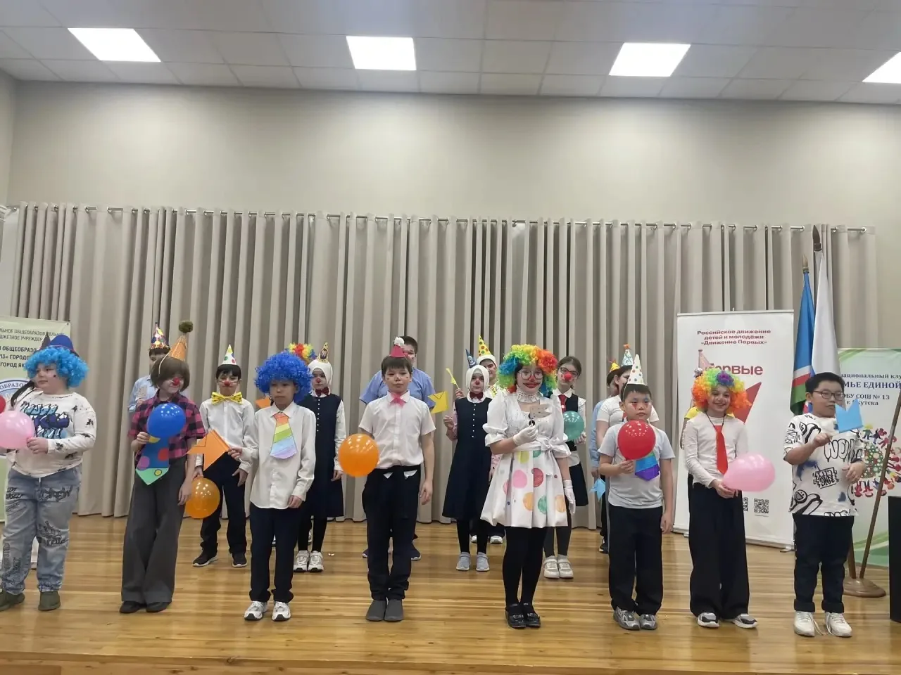 🎶 13–14 марта в нашей школе прошёл общешкольный конкурс песен «Есть только миг: 100 лет вдохновения»