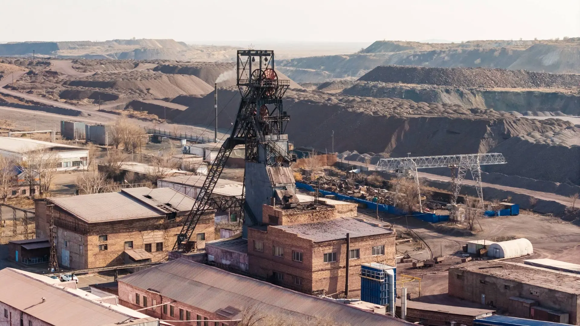 В Казахстане шахта «Западный Каражал» переходит на механизацию после 50 лет ручной прох...