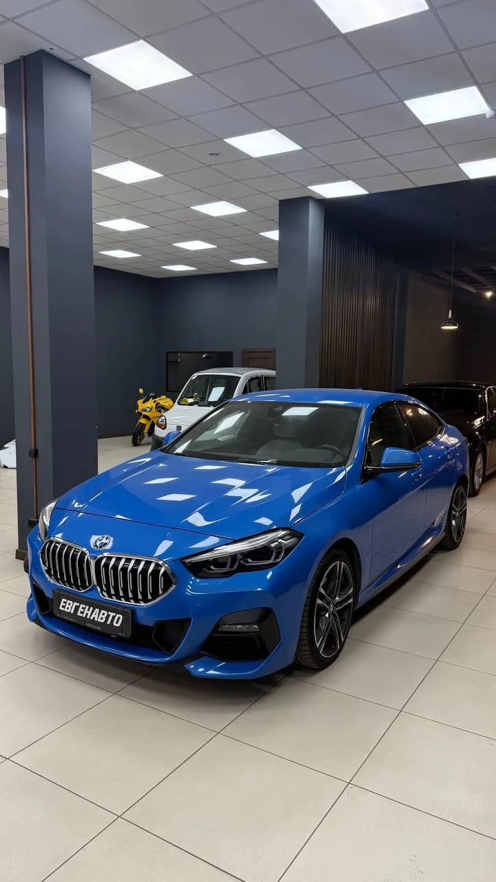 BMW 2 Series Gran Coupé — яркая, свежая и очень прикольная машинка на каждый день. Синяя, низкая, ст