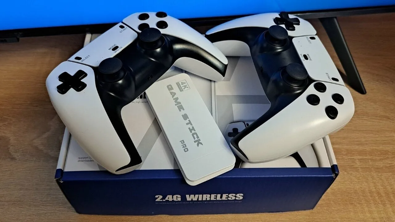 Продам игровую консоль Game Stick Pro 4K 64 ГБ, новую, Макеевка, 2000 рублей