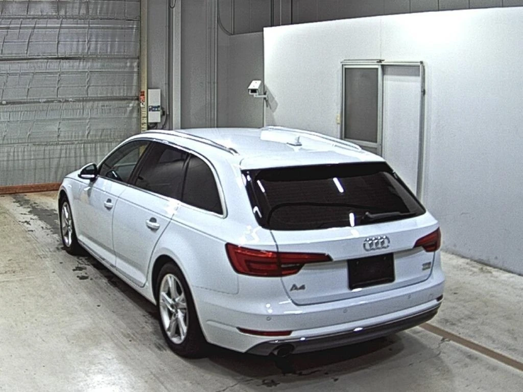 🚘 Audi A4 (Avant)
