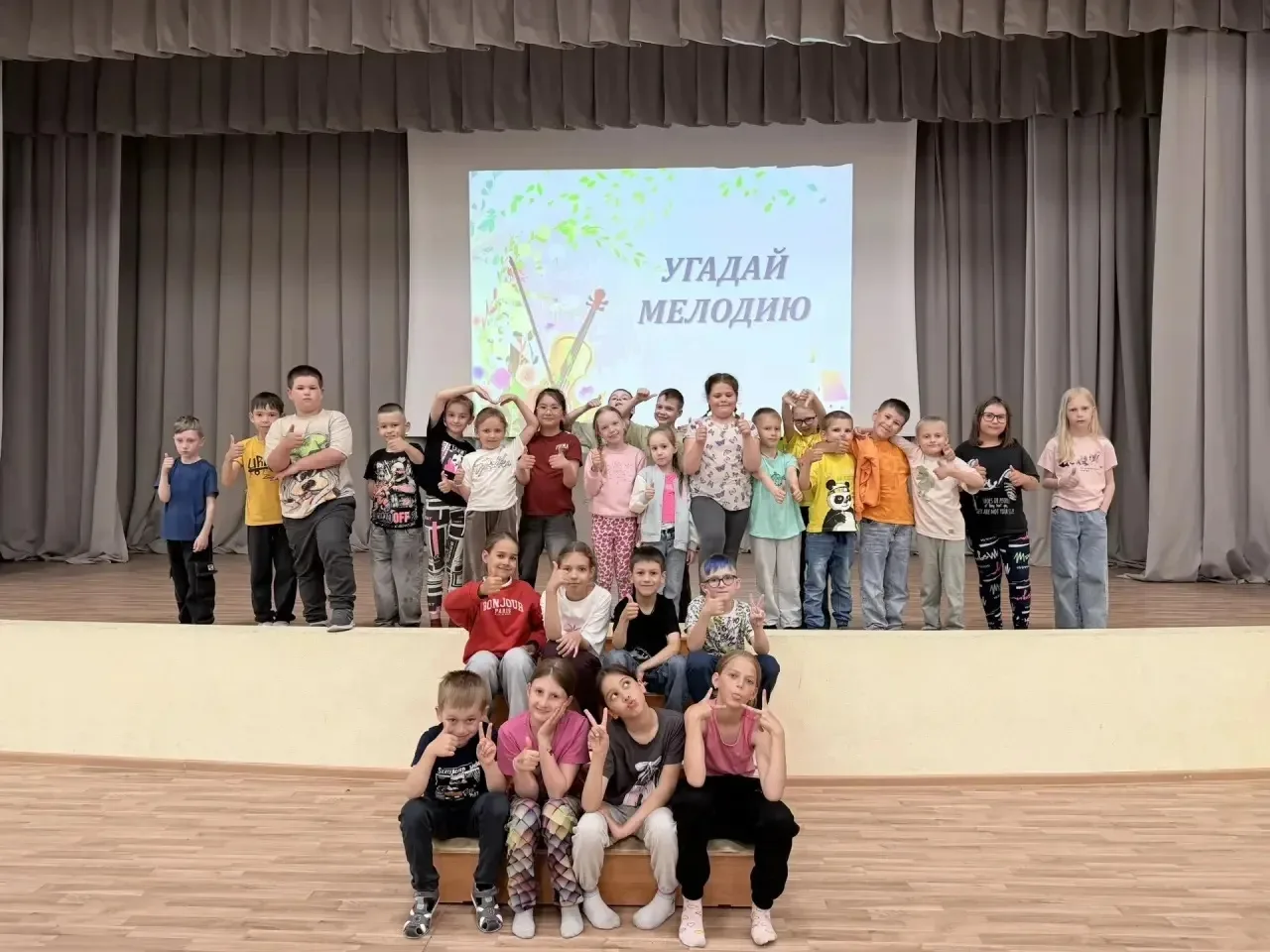 🎡 Летняя карусель продолжает вращаться! ☀️

Пусть солнышко от нас пока прячется, но унывать — это н