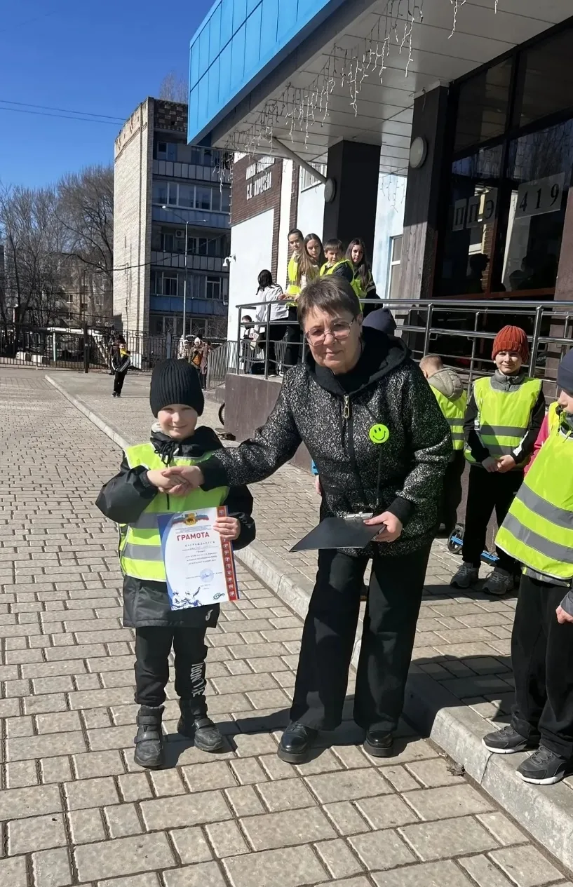 В канун весенних школьных каникул отряды Юных инспекторов движения МОУ"СОШ 4 им С.П.Королева" провел